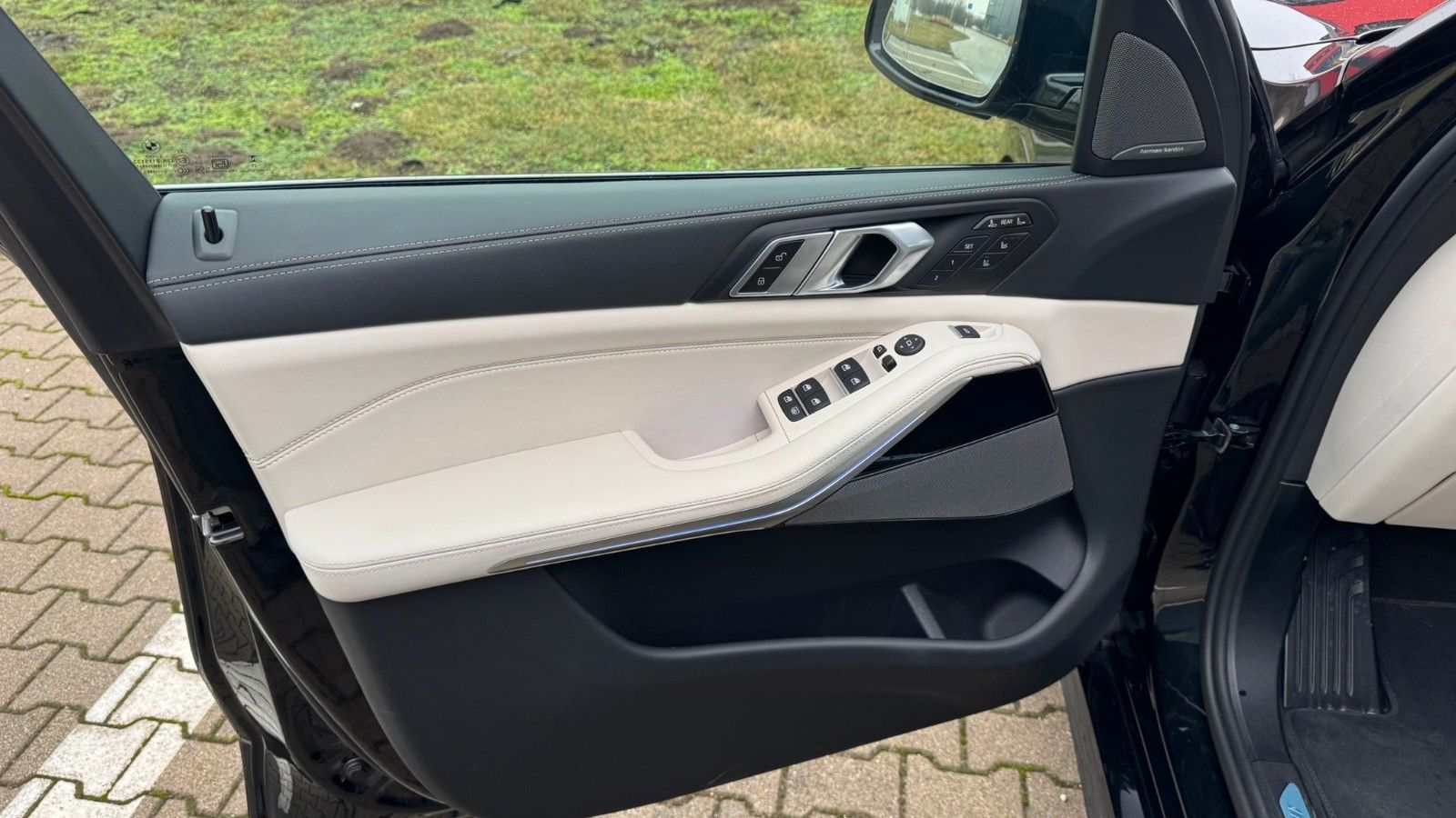 Fahrzeugabbildung BMW X7 xDrive 40d M Sport Pro,Aktivlenkung,SkyL,Luft