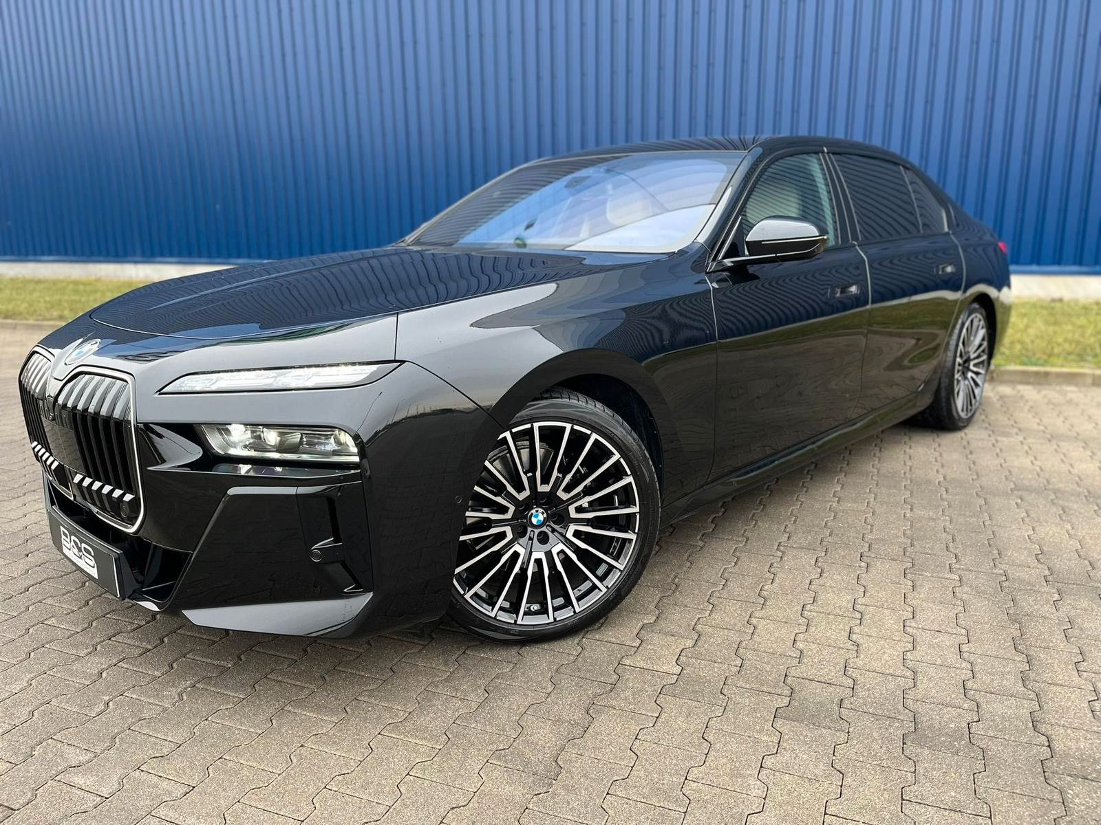 BMW 740d xDrive M Sport TV,Aut.Tür,SkyL,B&W,Luft