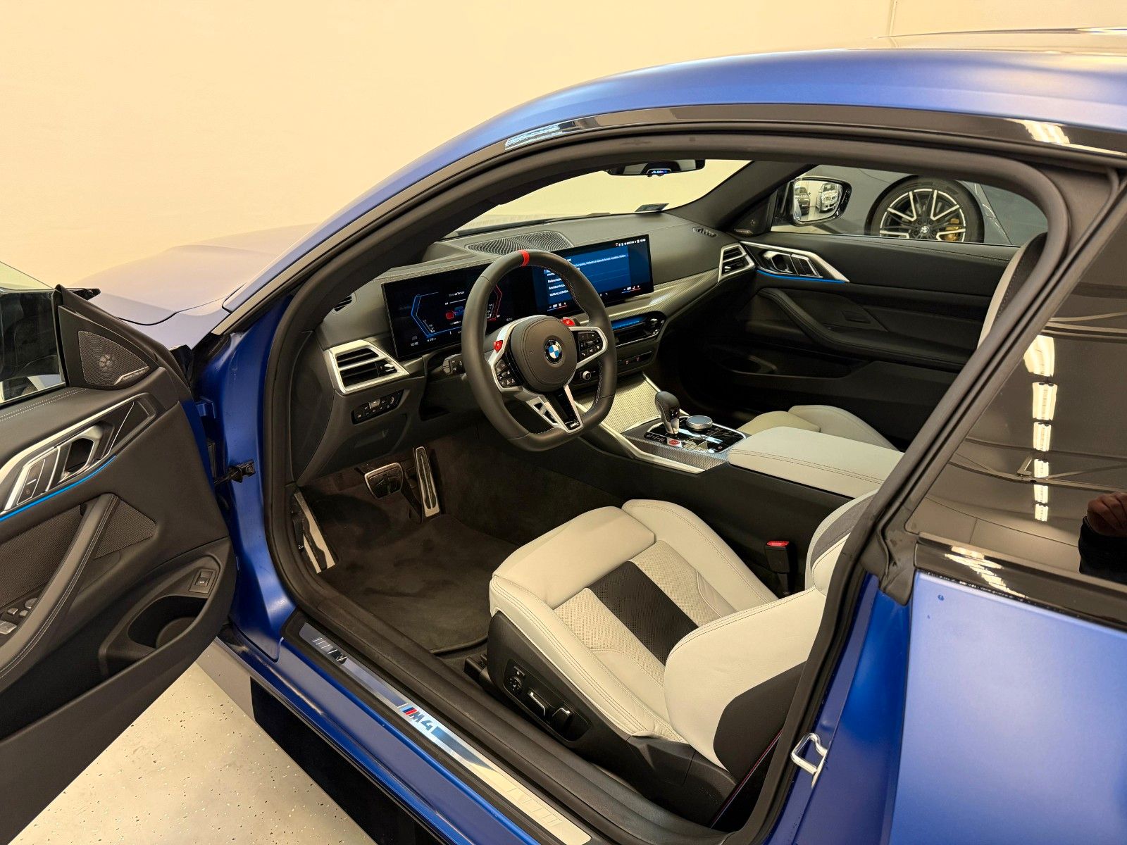 Fahrzeugabbildung BMW M4 Coupe M xDrive Competition ACC,HUD,HARMAN,Usw