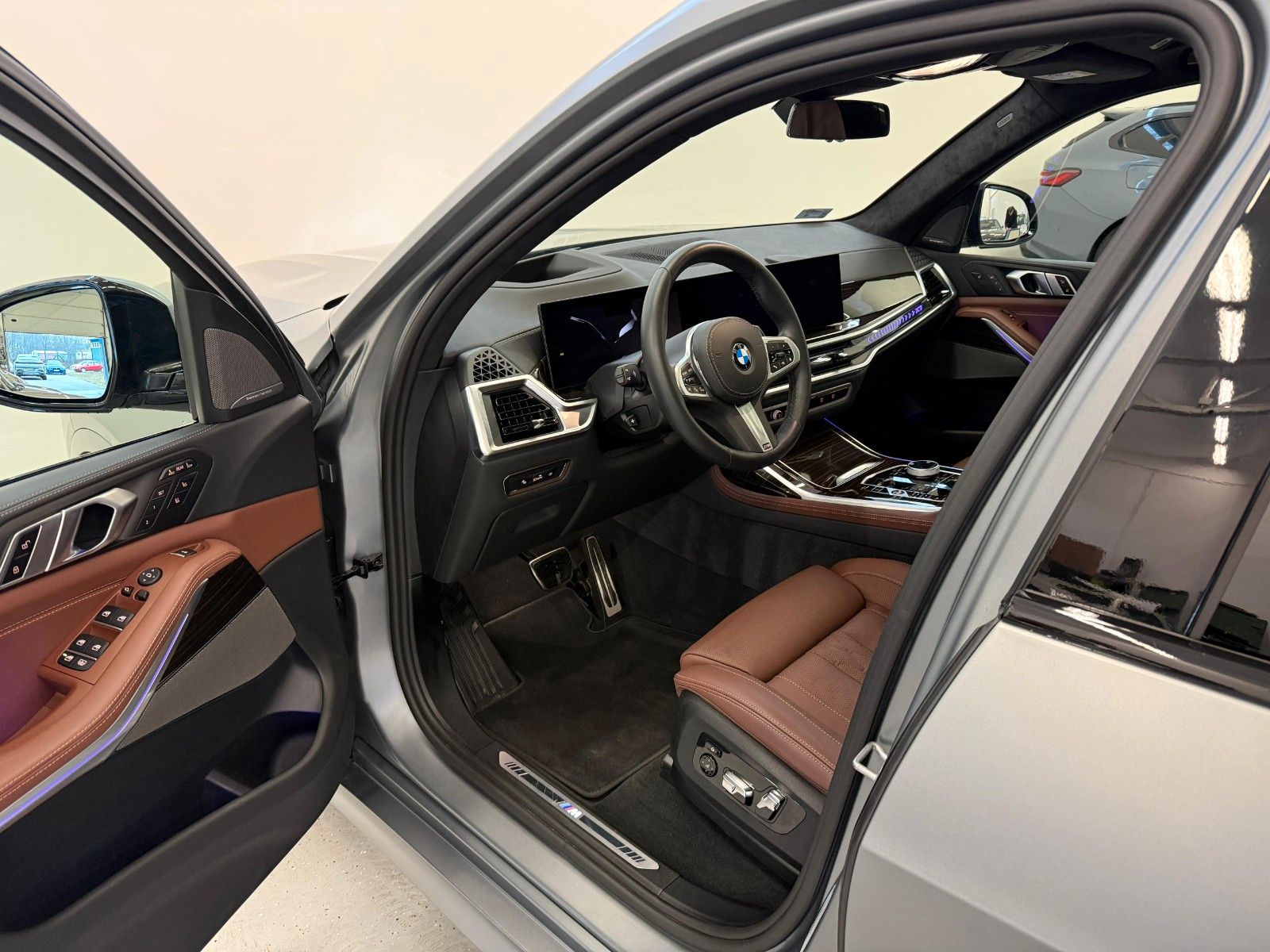 Fahrzeugabbildung BMW X7 xDrive 40d M Sport ACC,HUD,PANO,HARMAN,LUFT,.