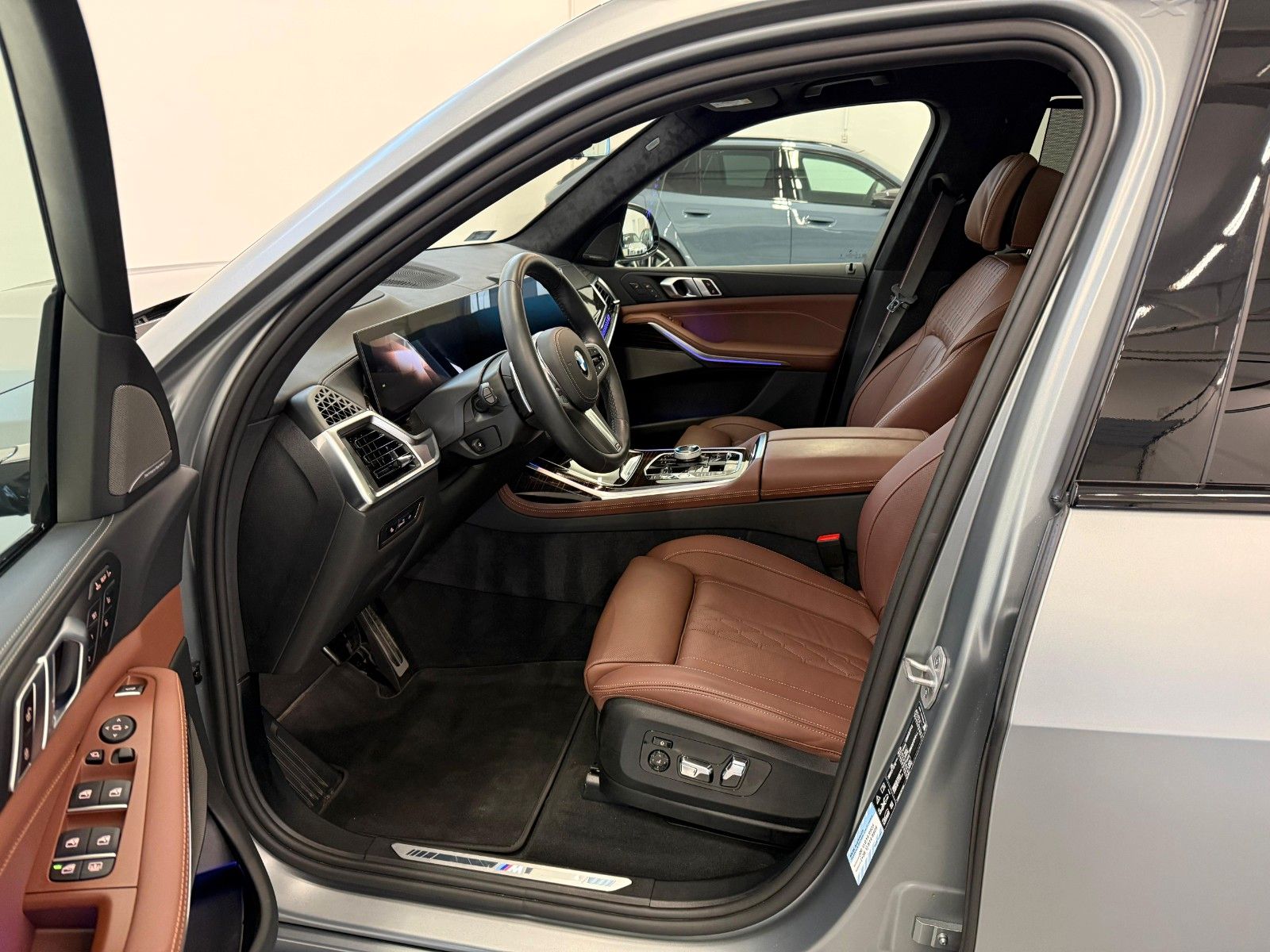 Fahrzeugabbildung BMW X7 xDrive 40d M Sport ACC,HUD,PANO,HARMAN,LUFT,.