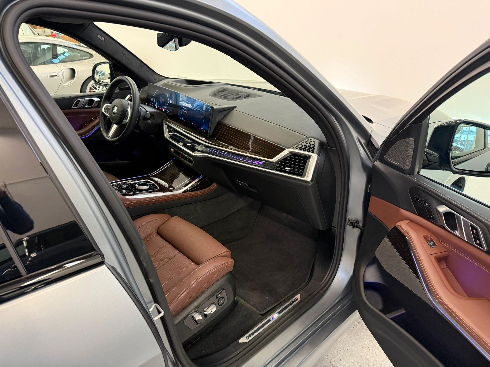 Fahrzeugabbildung BMW X7 xDrive 40d M Sport ACC,HUD,PANO,HARMAN,LUFT,.