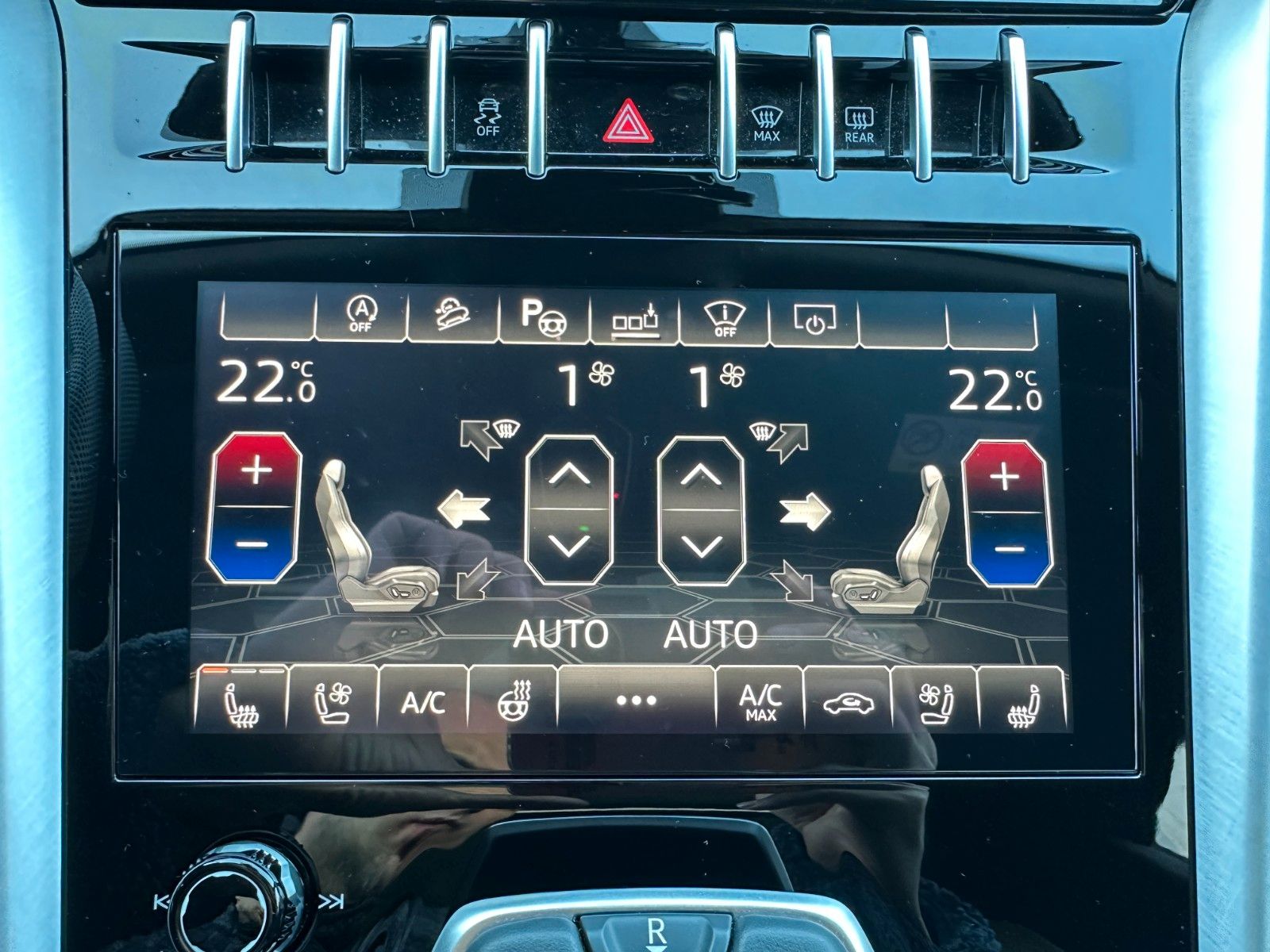 Fahrzeugabbildung Lamborghini Urus 4.0 V8 ACC,HUD,PANO,KERAMIK,LUFT,23",360...