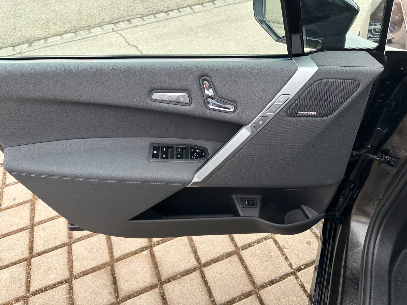 Fahrzeugabbildung BMW iX 45 xDrive M Sport ACC,HUD,HARMAN,AHK,SOFTCL,.