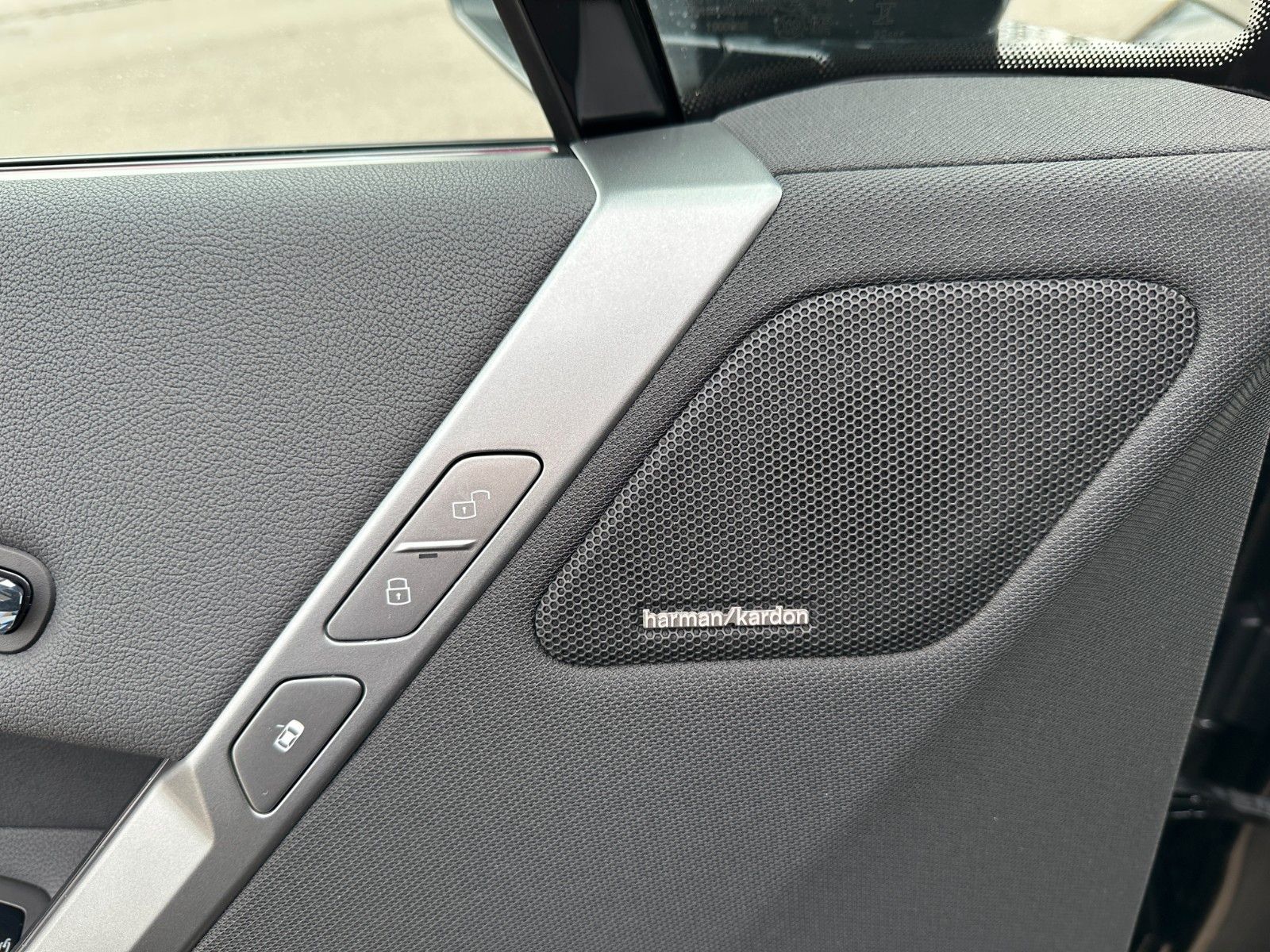 Fahrzeugabbildung BMW iX 45 xDrive M Sport ACC,HUD,HARMAN,AHK,SOFTCL,.