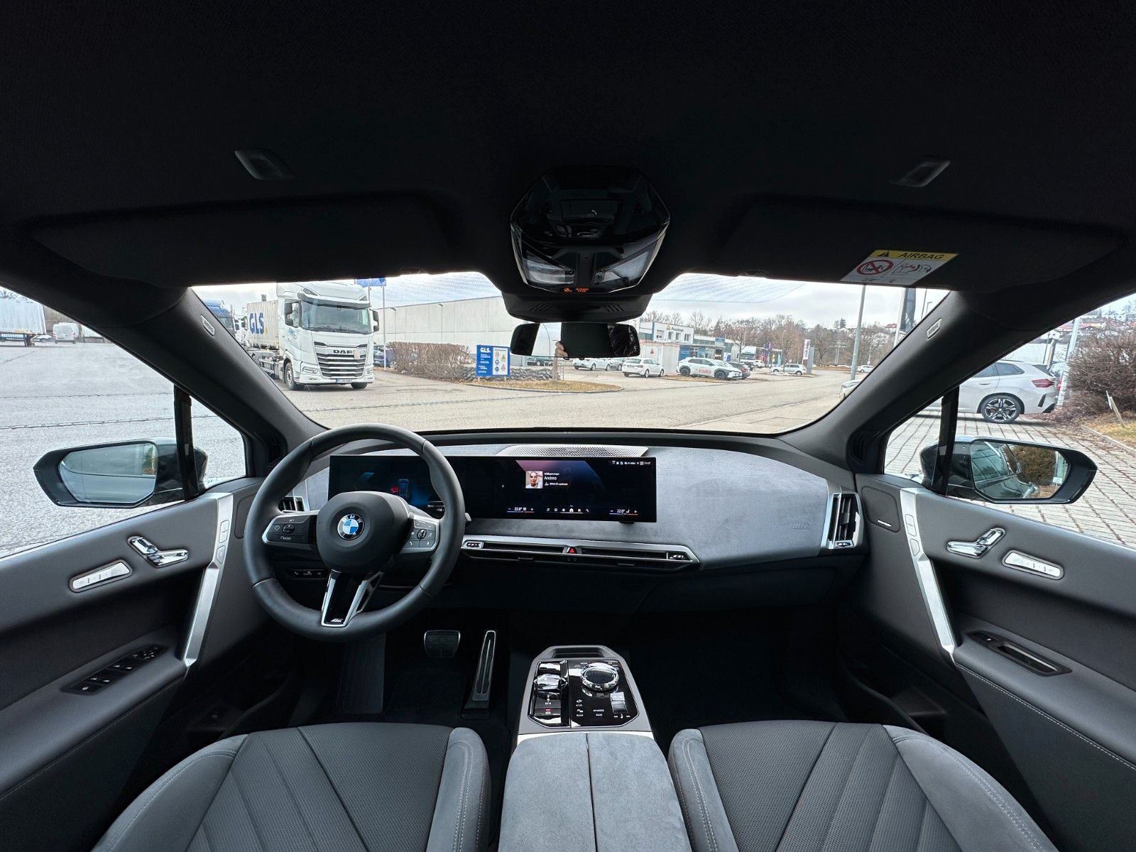 Fahrzeugabbildung BMW iX 45 xDrive M Sport ACC,HUD,HARMAN,AHK,SOFTCL,.