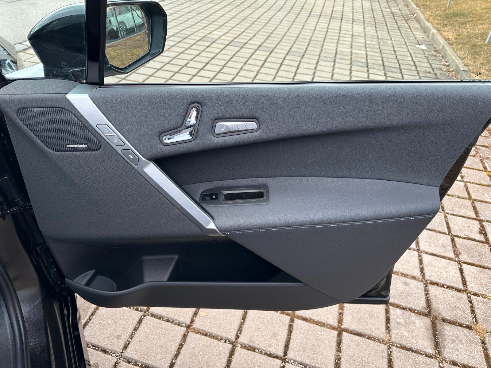 Fahrzeugabbildung BMW iX 45 xDrive M Sport ACC,HUD,HARMAN,AHK,SOFTCL,.