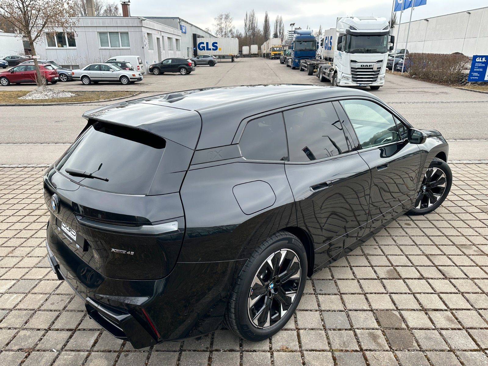 Fahrzeugabbildung BMW iX 45 xDrive M Sport ACC,HUD,HARMAN,AHK,SOFTCL,.