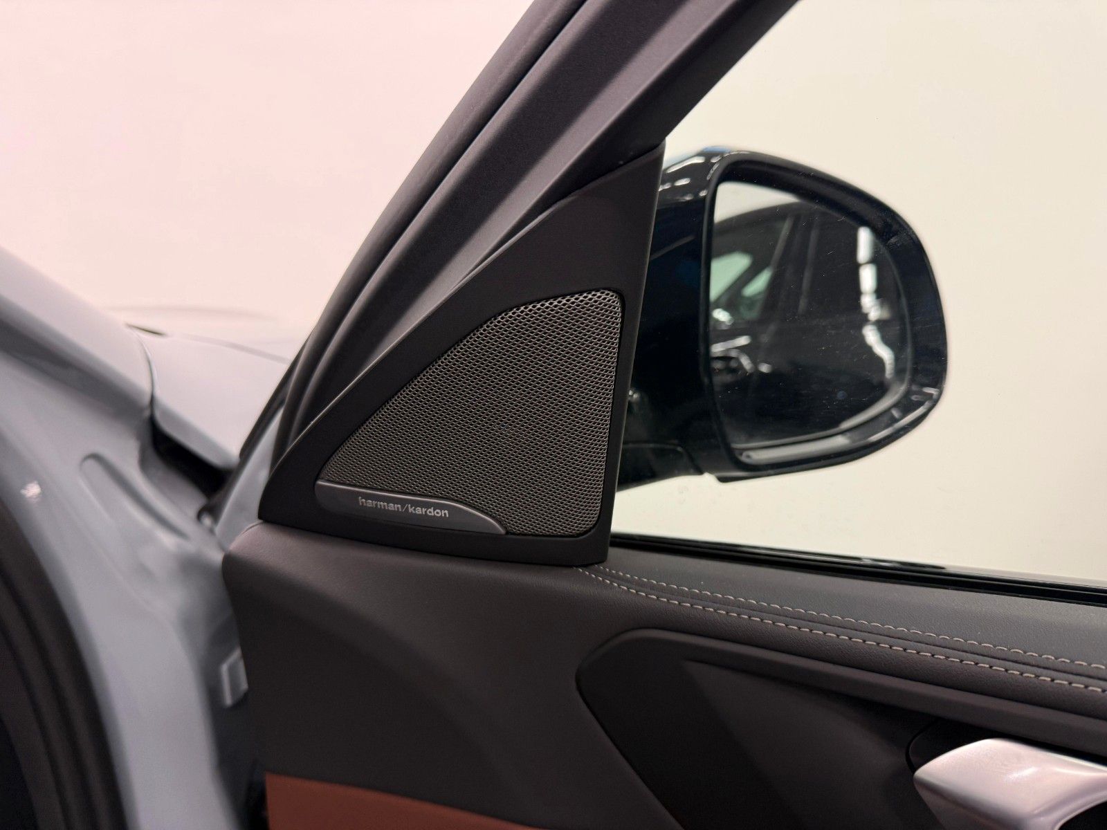 Fahrzeugabbildung BMW X6 40d xDrive M Sport ACC,HUD,PANO,HARMAN,LUFT..