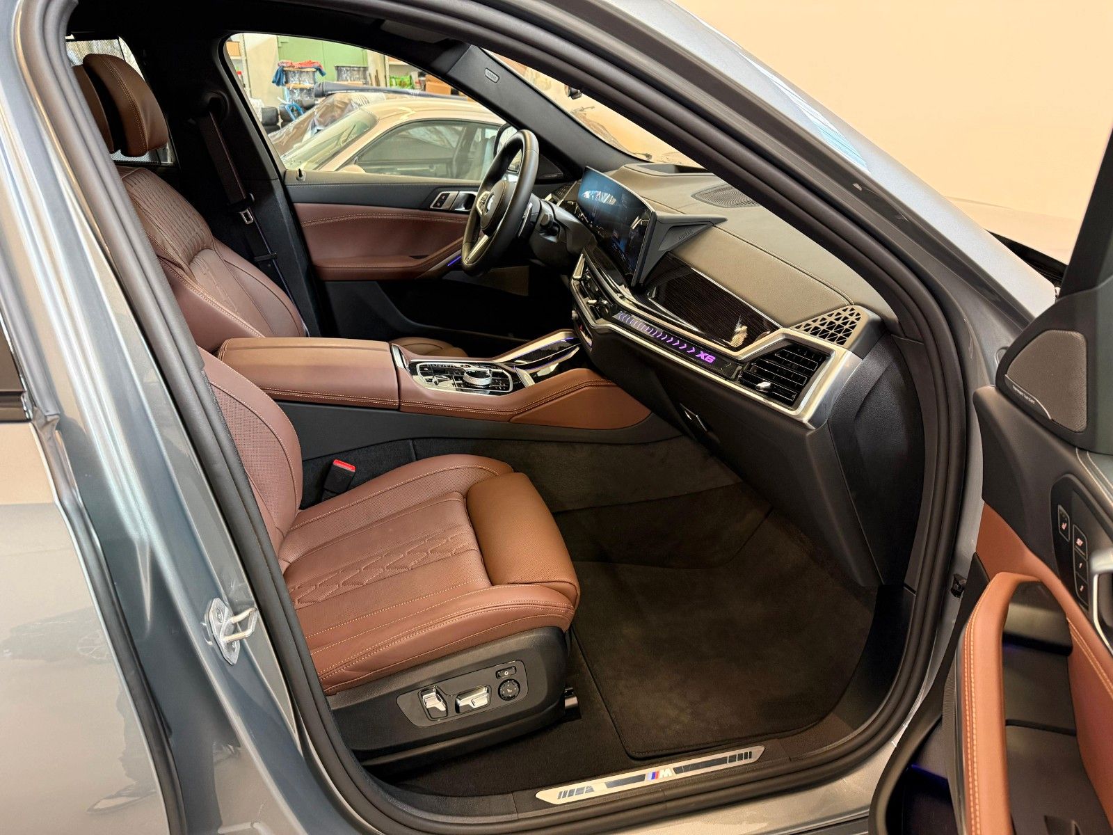 Fahrzeugabbildung BMW X6 40d xDr M Sport ACC,HUD,PANO,HARMAN,LUFT,AHK