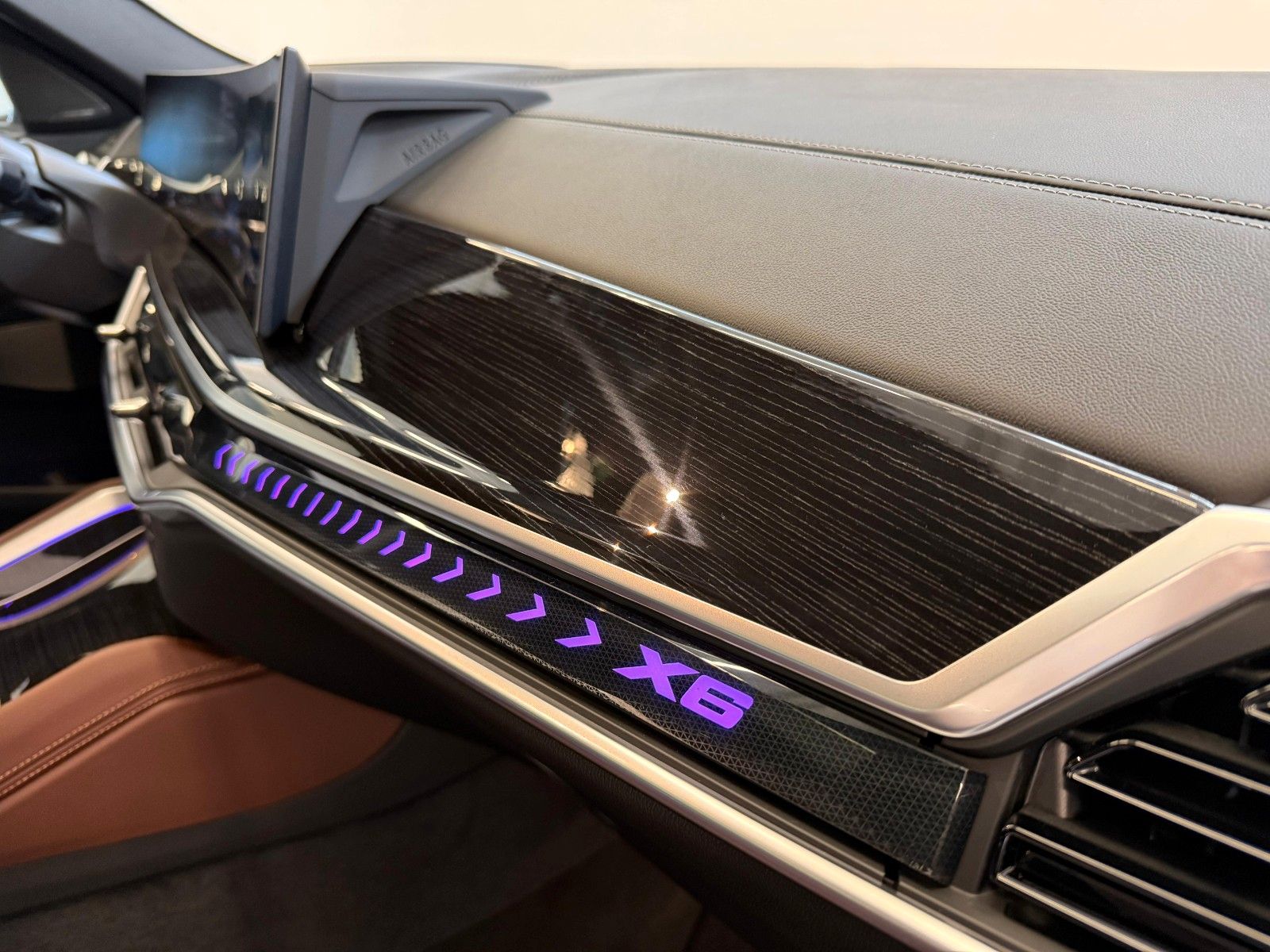 Fahrzeugabbildung BMW X6 40d xDr M Sport ACC,HUD,PANO,HARMAN,LUFT,AHK