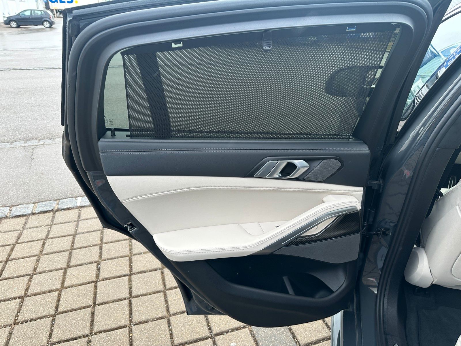 Fahrzeugabbildung BMW X6 M60 i xDrive ACC,HUD,PANO,HARMAN,AHK,22".....