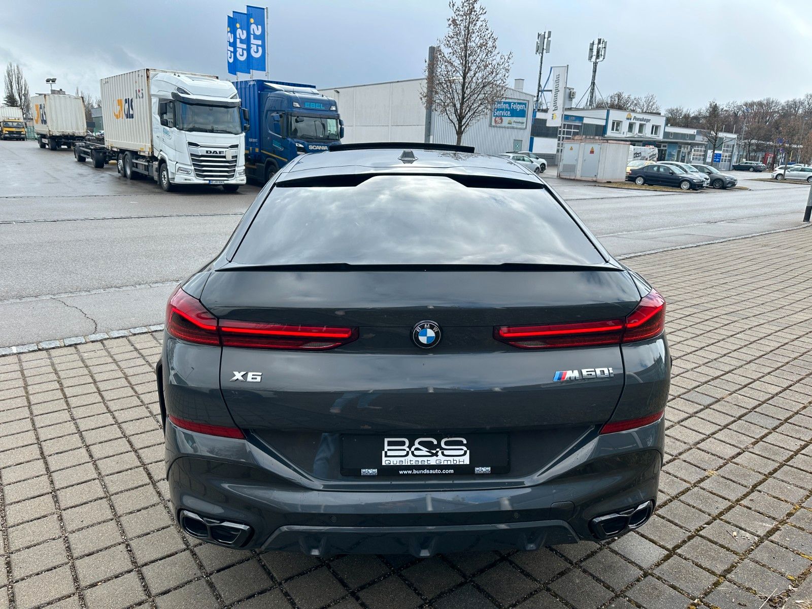 Fahrzeugabbildung BMW X6 M60 i xDrive ACC,HUD,PANO,HARMAN,AHK,22".....