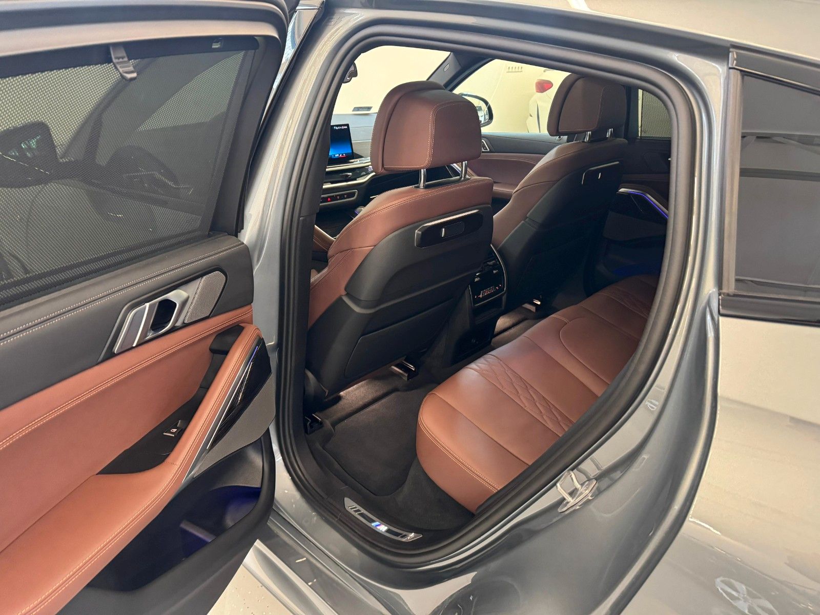 Fahrzeugabbildung BMW X6 40d xDrive M Sport ACC,HUD,PANO,HARMAN,LUFT..