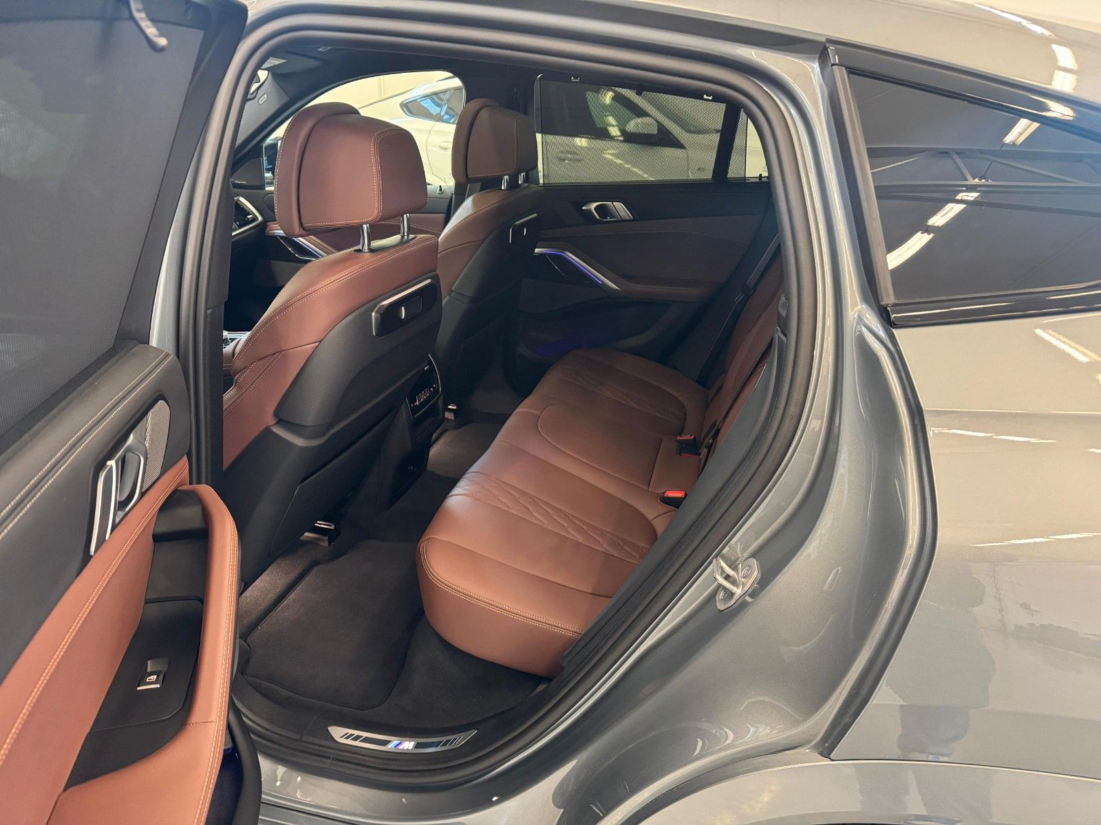 Fahrzeugabbildung BMW X6 40d xDrive M Sport ACC,HUD,PANO,HARMAN,LUFT..