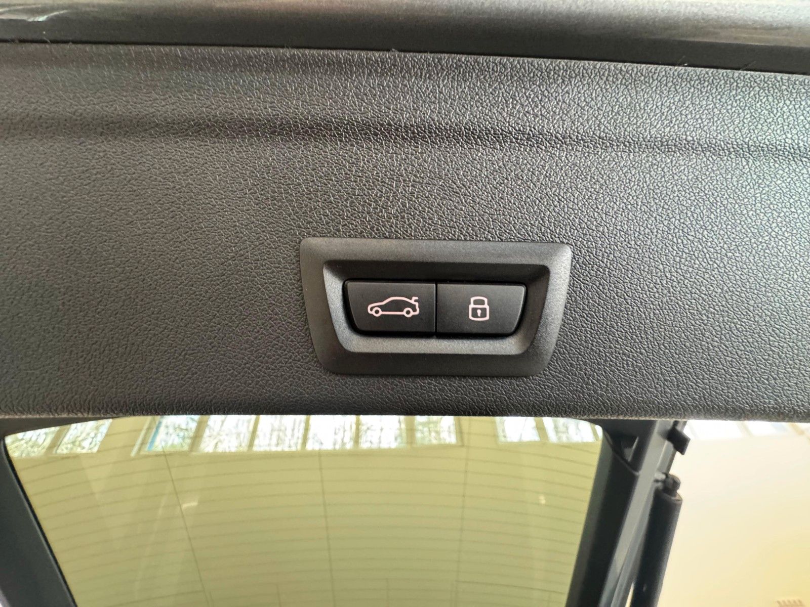 Fahrzeugabbildung BMW X6 40d xDrive M Sport ACC,HUD,PANO,HARMAN,LUFT..