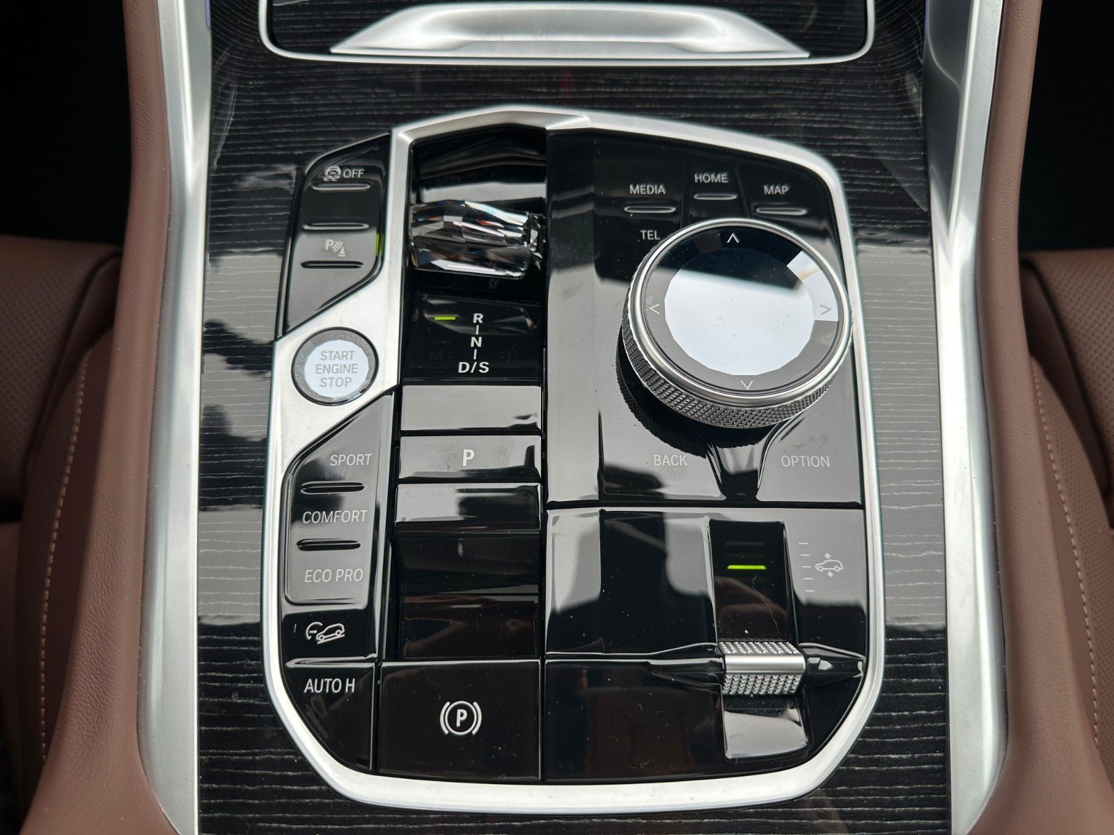 Fahrzeugabbildung BMW X6 40d xDr M Sport ACC,HUD,PANO,HARMAN,LUFT,AHK