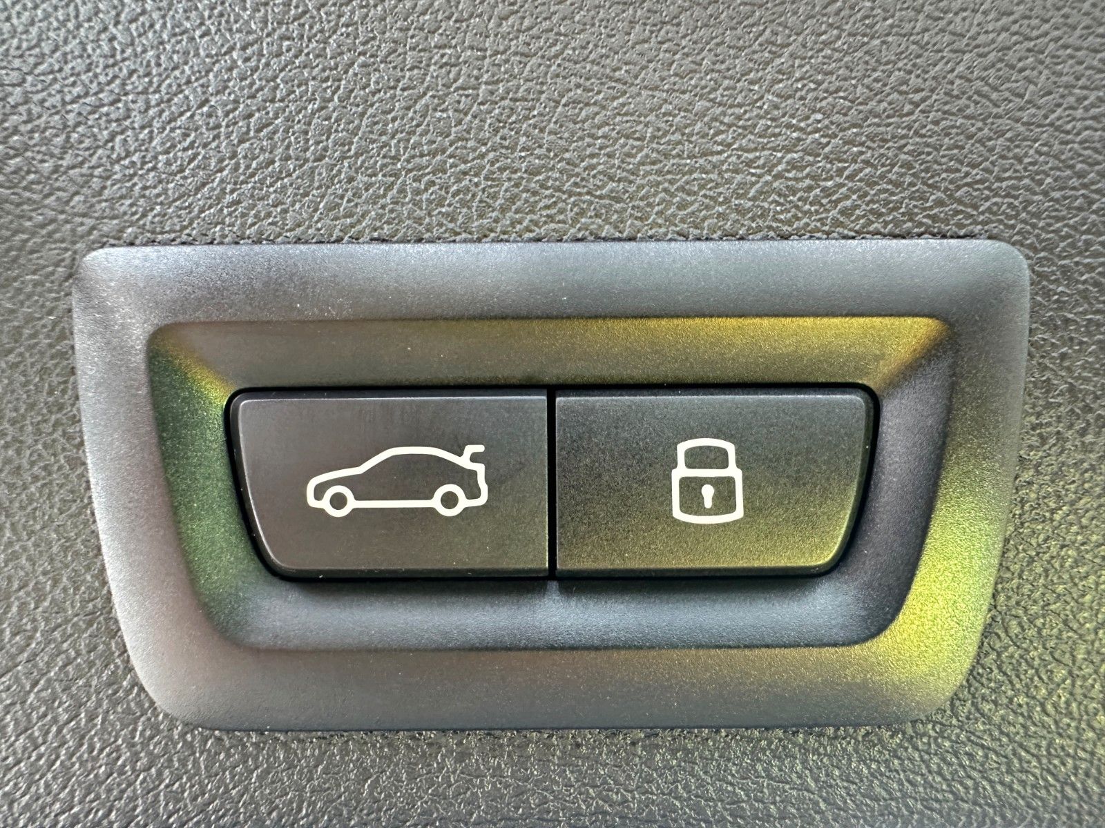 Fahrzeugabbildung BMW X6 40d xDr M Sport ACC,HUD,PANO,HARMAN,LUFT,AHK