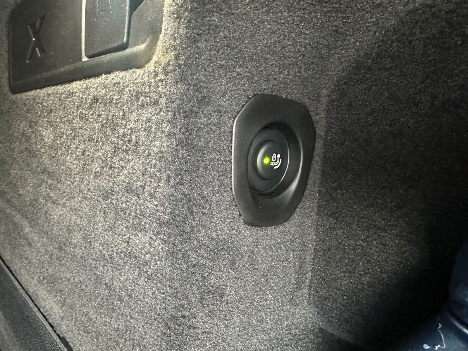 Fahrzeugabbildung BMW X6 40d xDr M Sport ACC,HUD,PANO,HARMAN,LUFT,AHK