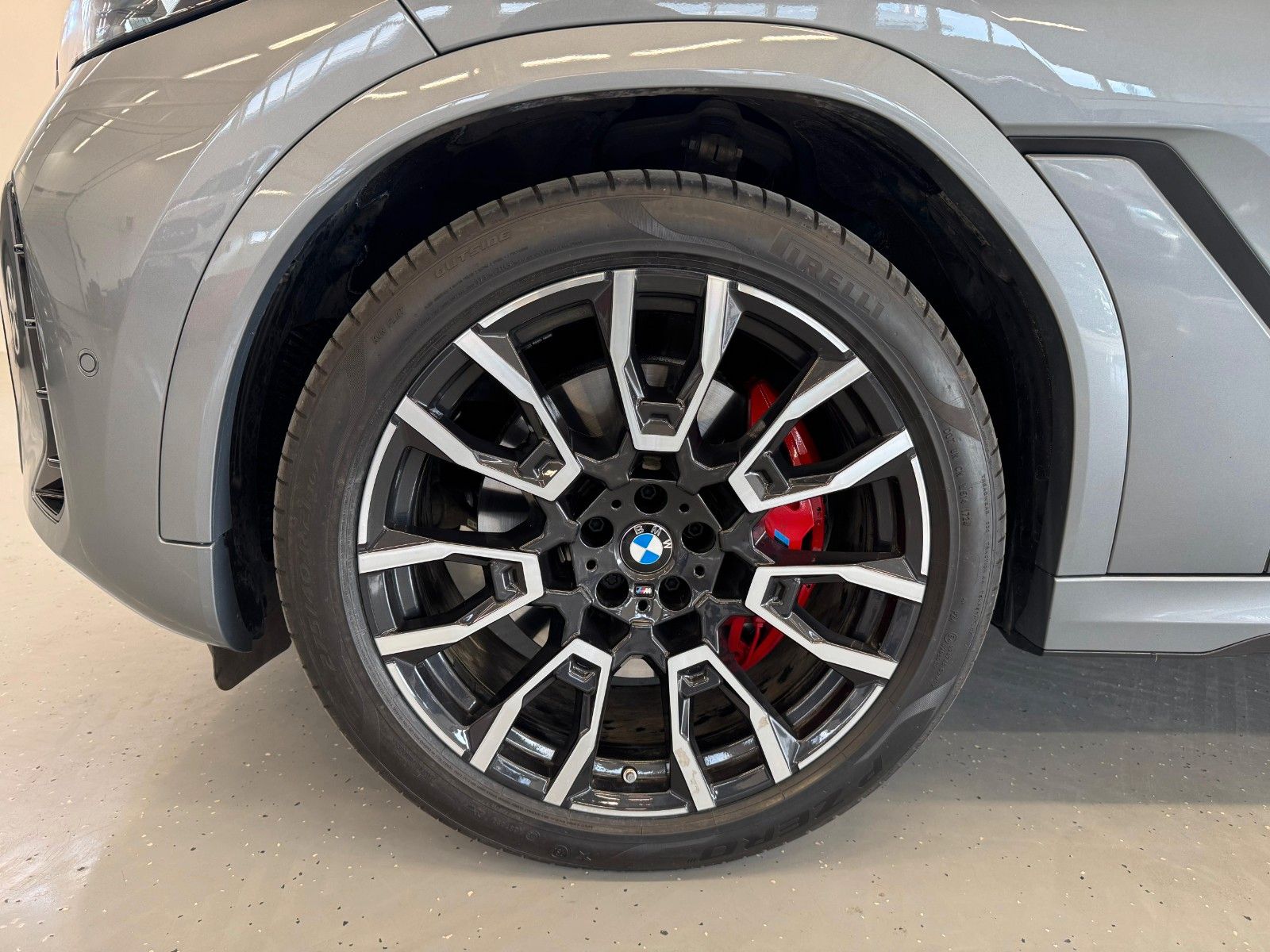 Fahrzeugabbildung BMW X6 40d xDrive M Sport ACC,HUD,PANO,HARMAN,LUFT..