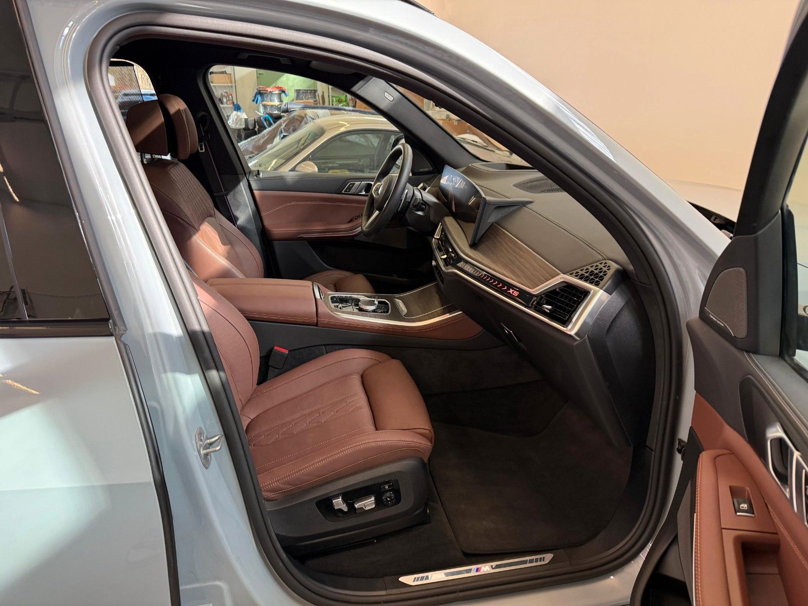 Fahrzeugabbildung BMW X5 30d xDrive M Sport ACC,HUD,PANO,HARMAN,LUFT..