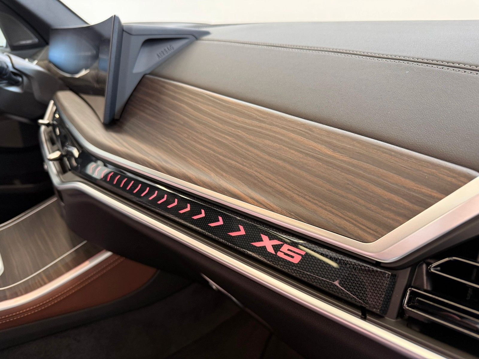 Fahrzeugabbildung BMW X5 30d xDrive M Sport ACC,HUD,PANO,HARMAN,LUFT..