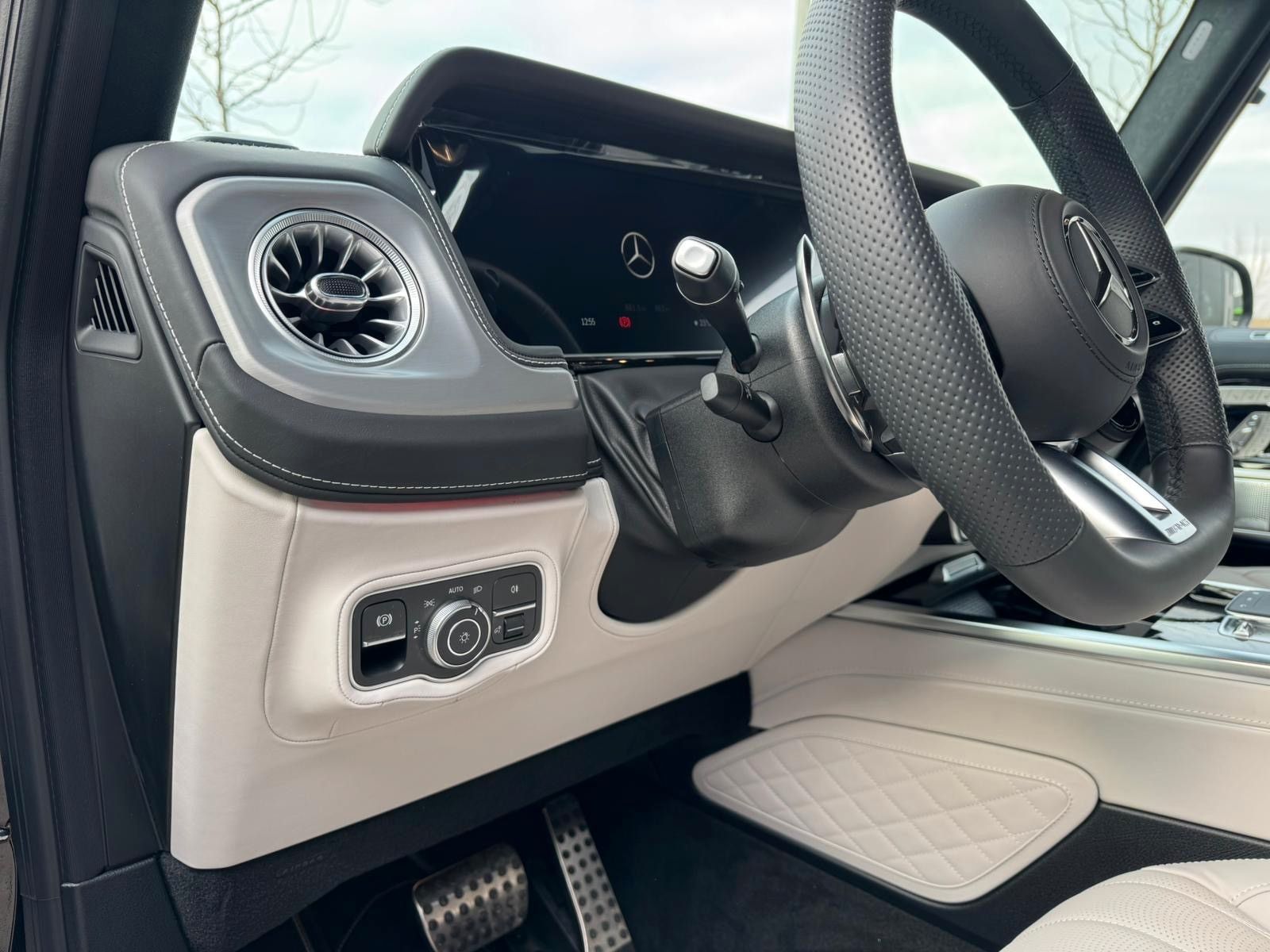 Fahrzeugabbildung Mercedes-Benz G63 AMG DISTR,MANUFAKTUR,BURM,Night-P,Superior