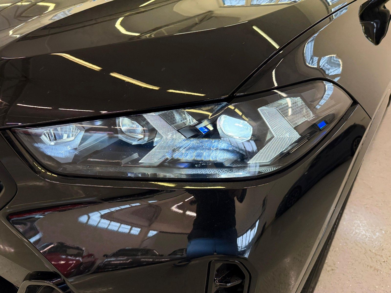 Fahrzeugabbildung BMW X6 30d xDrive M Sport ACC,HUD,PANO,HARMAN,LUFT..