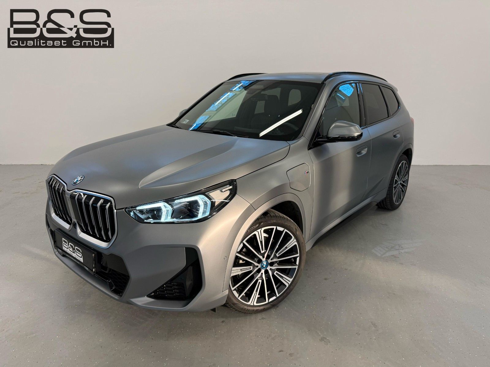 Fahrzeugabbildung BMW X1 30e xDrive M Sport ACC,HUD,PANO,HARMAN,AHK...