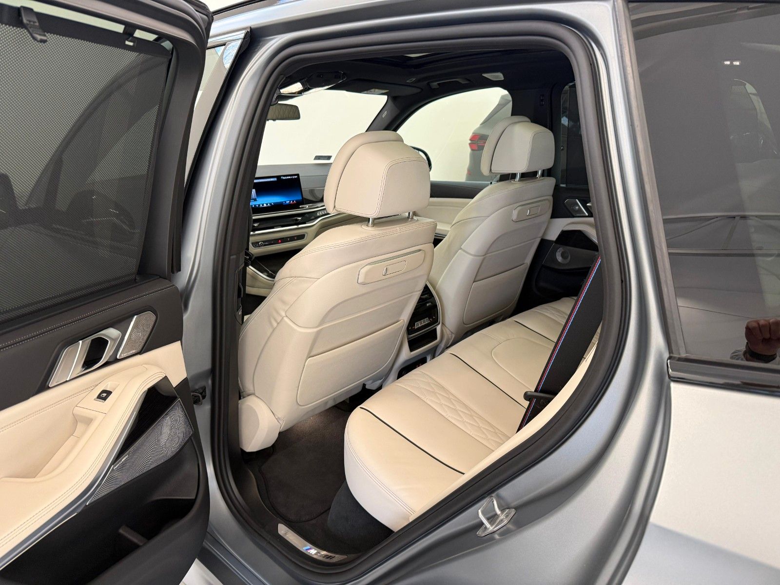 Fahrzeugabbildung BMW X5 40d xDrive M Sport ACC,HUD,PANO,B&W,LUFT,AHK.