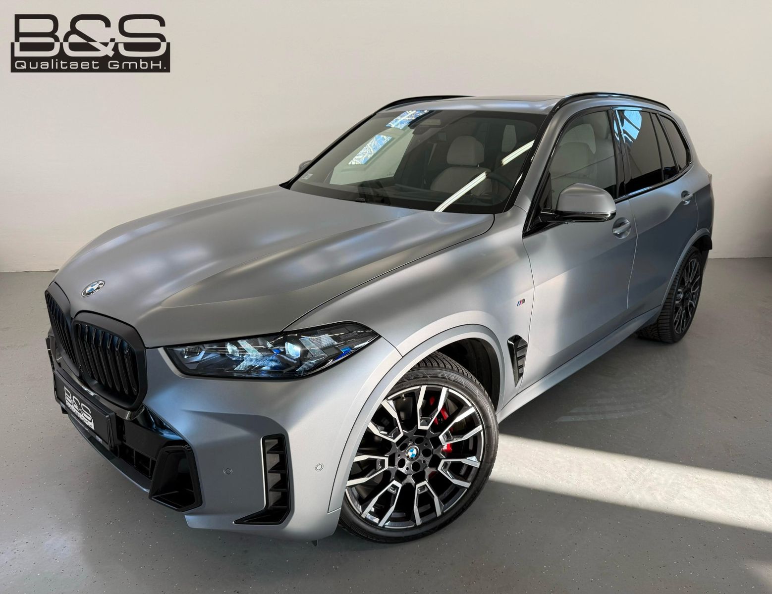 Fahrzeugabbildung BMW X5 40d xDrive M Sport ACC,HUD,PANO,B&W,LUFT,AHK.