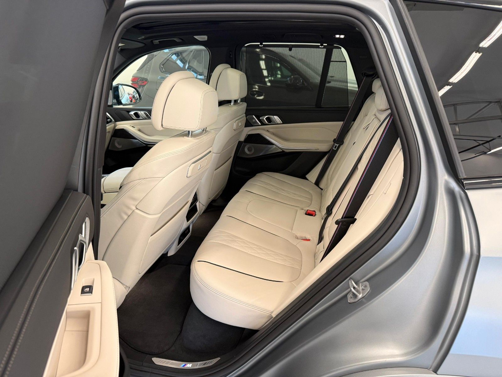 Fahrzeugabbildung BMW X5 40d xDrive M Sport ACC,HUD,PANO,B&W,LUFT,AHK.