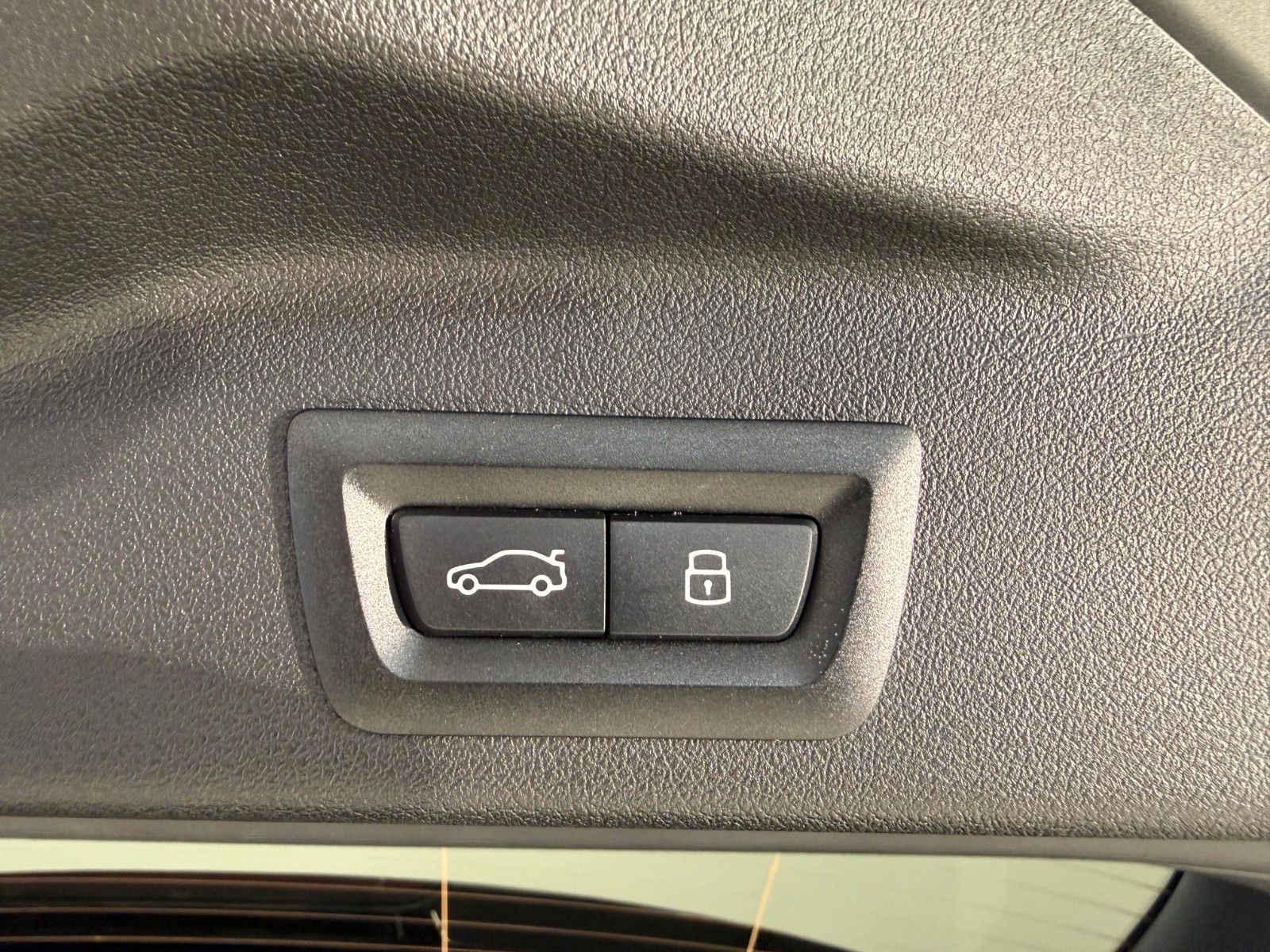 Fahrzeugabbildung BMW X5 40d xDrive M Sport ACC,HUD,PANO,B&W,LUFT,AHK.