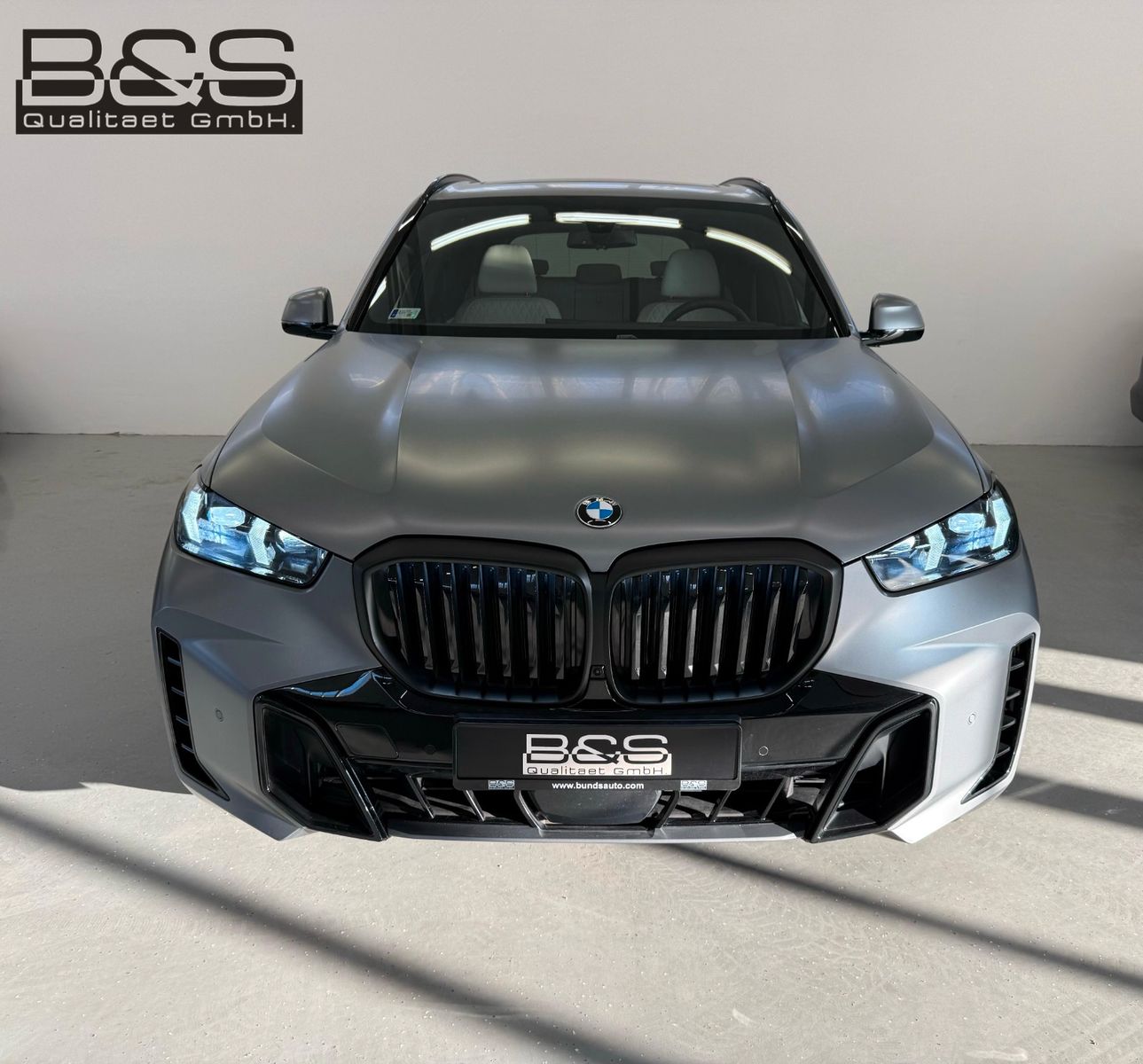 Fahrzeugabbildung BMW X5 40d xDrive M Sport ACC,HUD,PANO,B&W,LUFT,AHK.