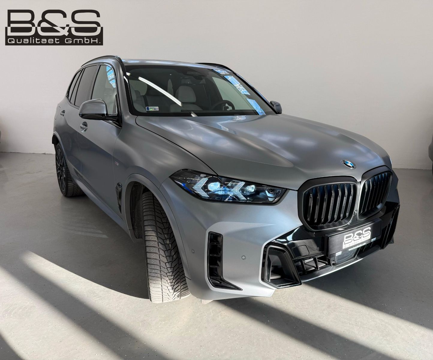 Fahrzeugabbildung BMW X5 40d xDrive M Sport ACC,HUD,PANO,B&W,LUFT,AHK.