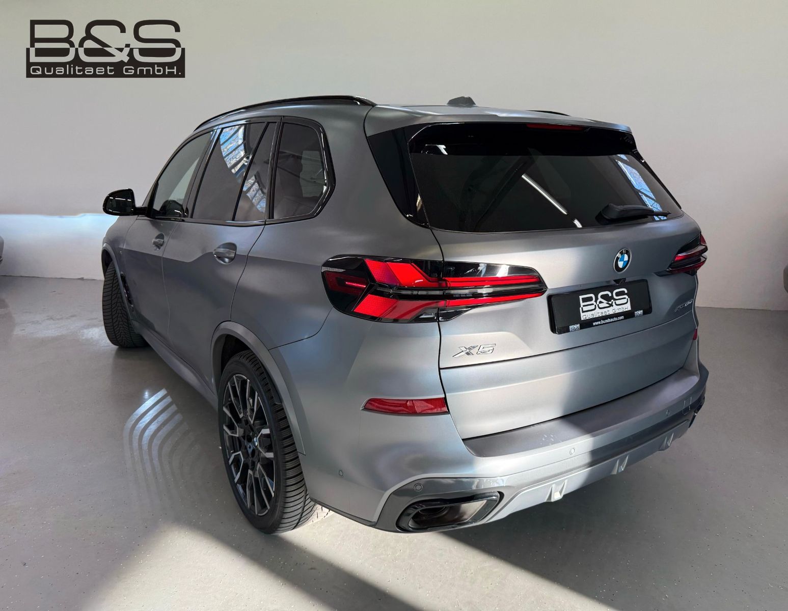 Fahrzeugabbildung BMW X5 40d xDrive M Sport ACC,HUD,PANO,B&W,LUFT,AHK.