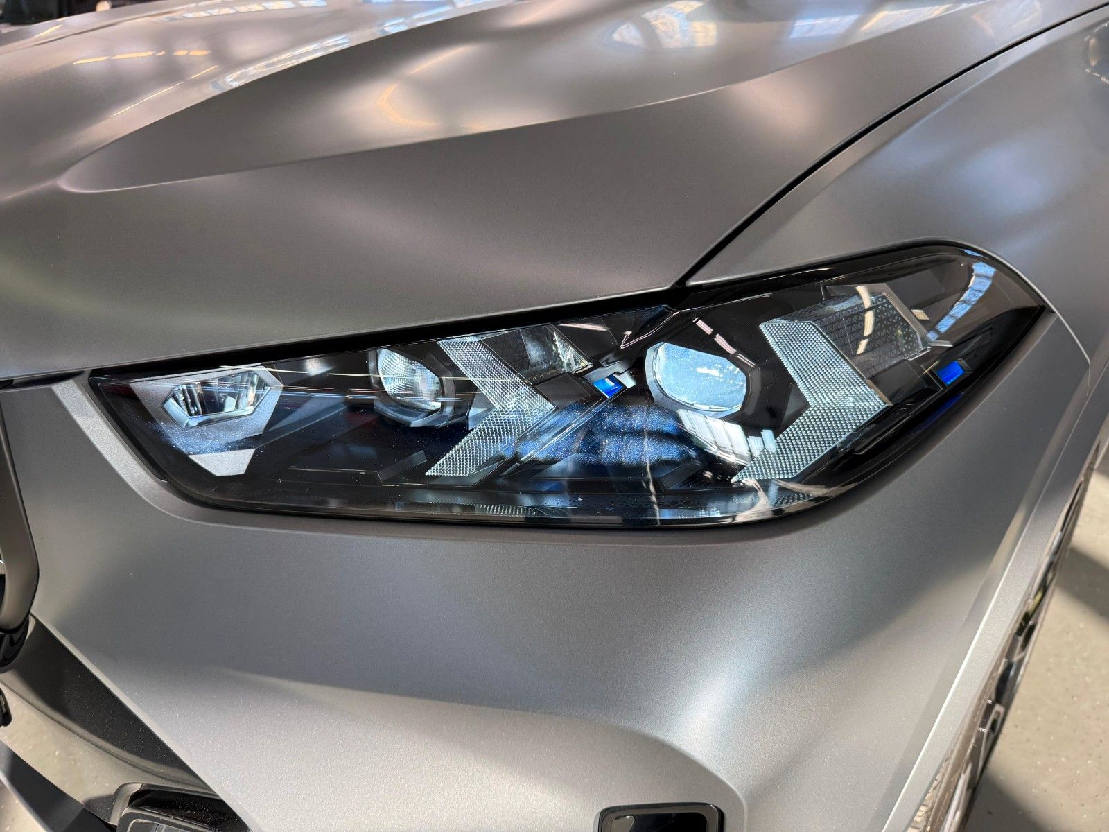 Fahrzeugabbildung BMW X5 40d xDrive M Sport ACC,HUD,PANO,B&W,LUFT,AHK.