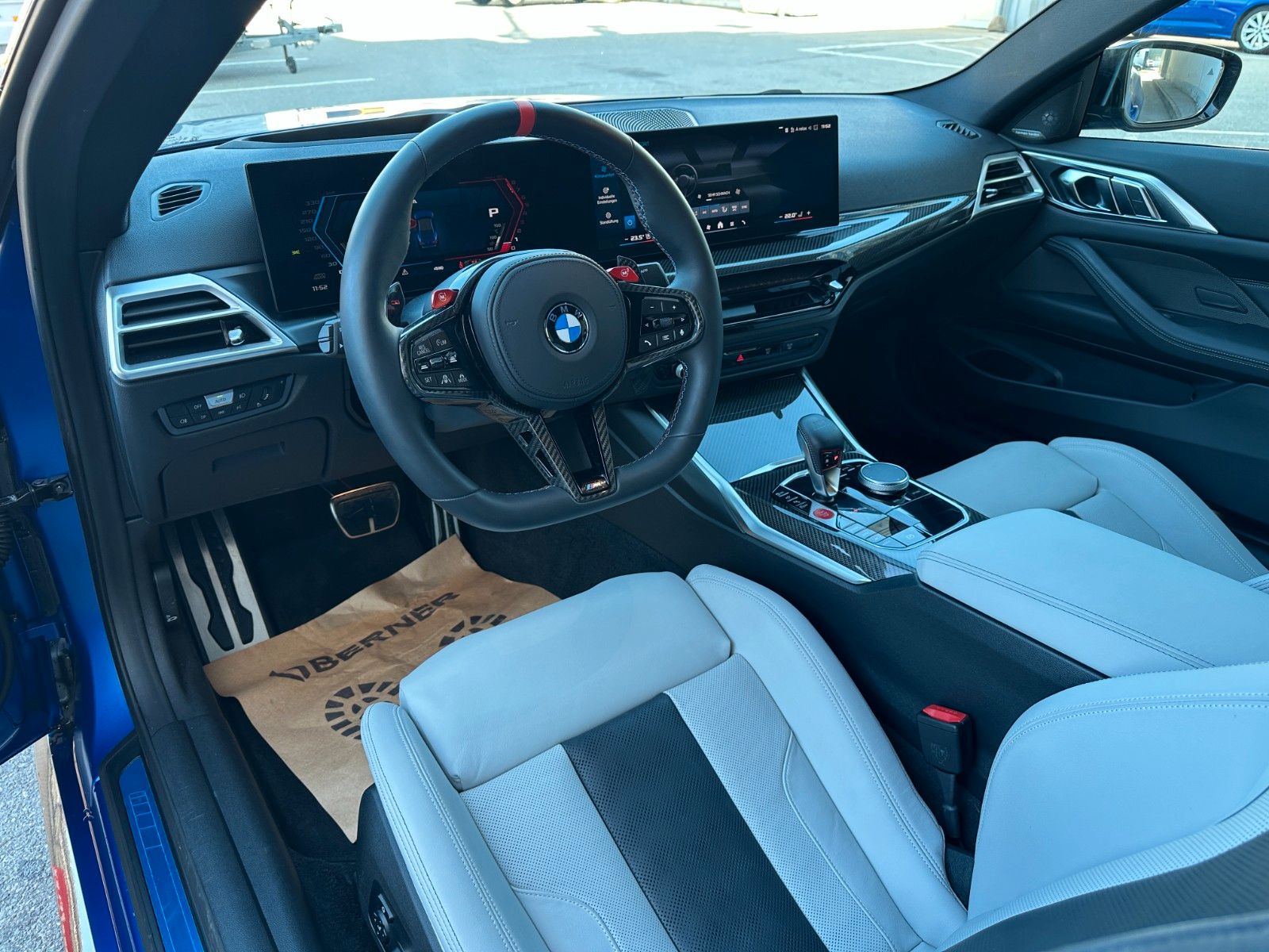 Fahrzeugabbildung BMW M4 Competition M xDrive ACC,HUD,PANO,HARMAN,360
