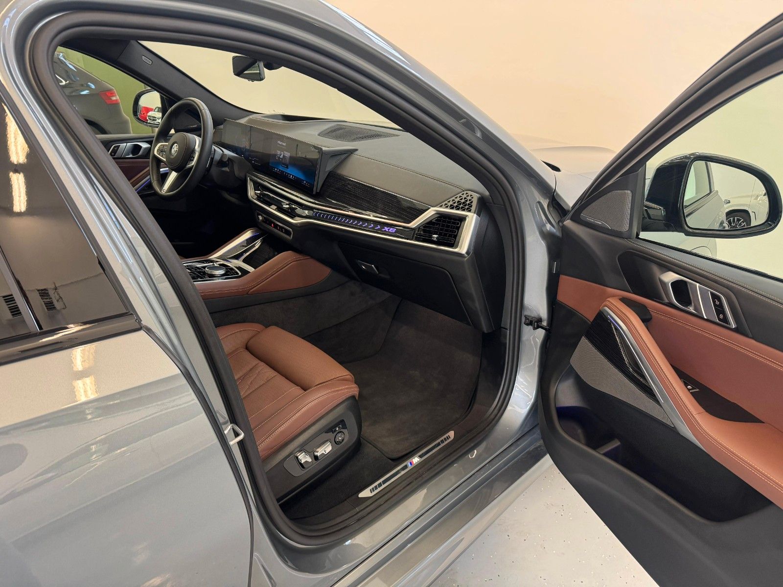 Fahrzeugabbildung BMW X6 30d xDrive M Sport ACC,HUD,PANO,HARMAN,LUFT