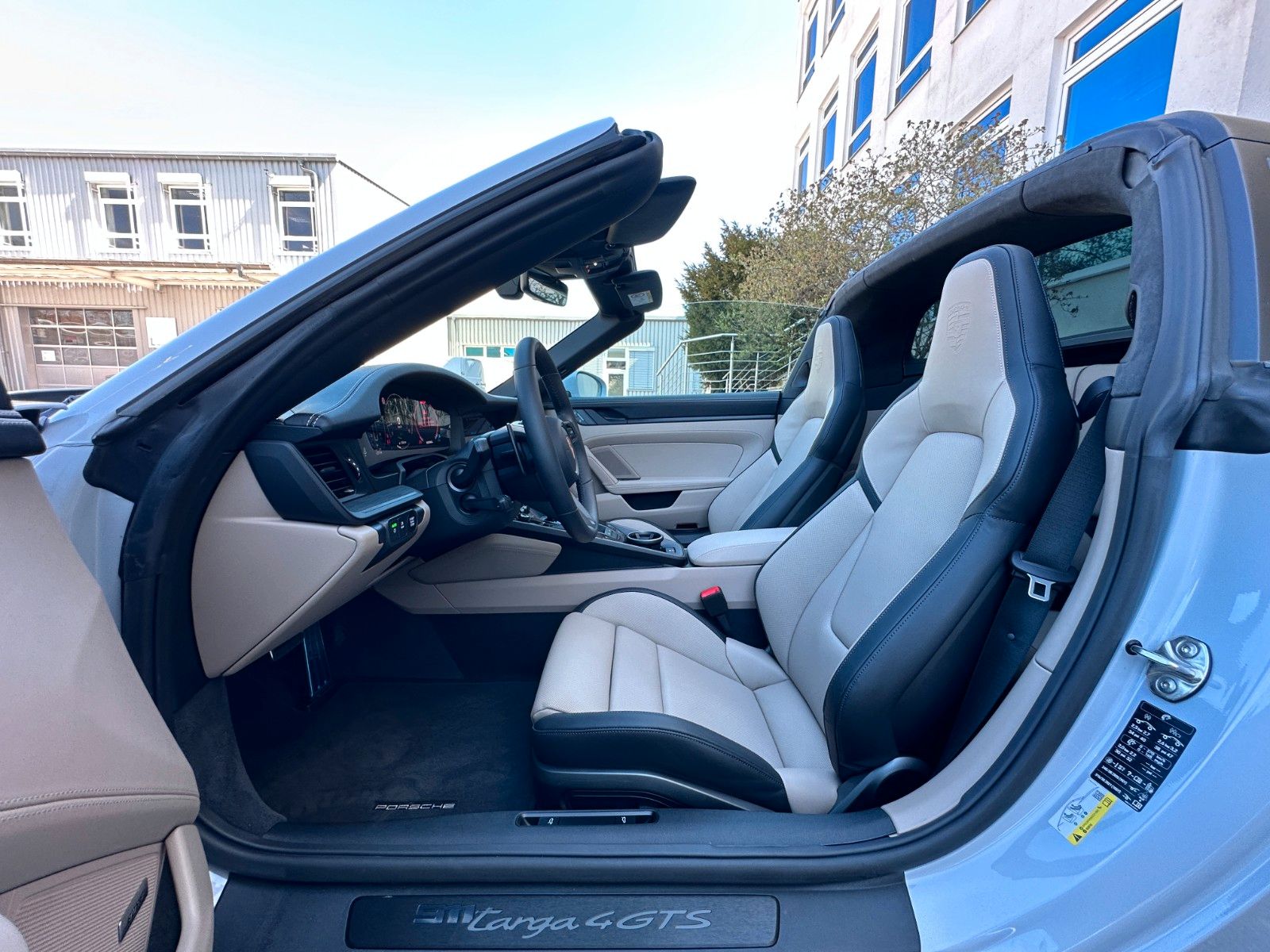 Fahrzeugabbildung Porsche 911 Targa 4 GTS T-Hyb,Bose,Lift,Sitzl.HD-Matrix