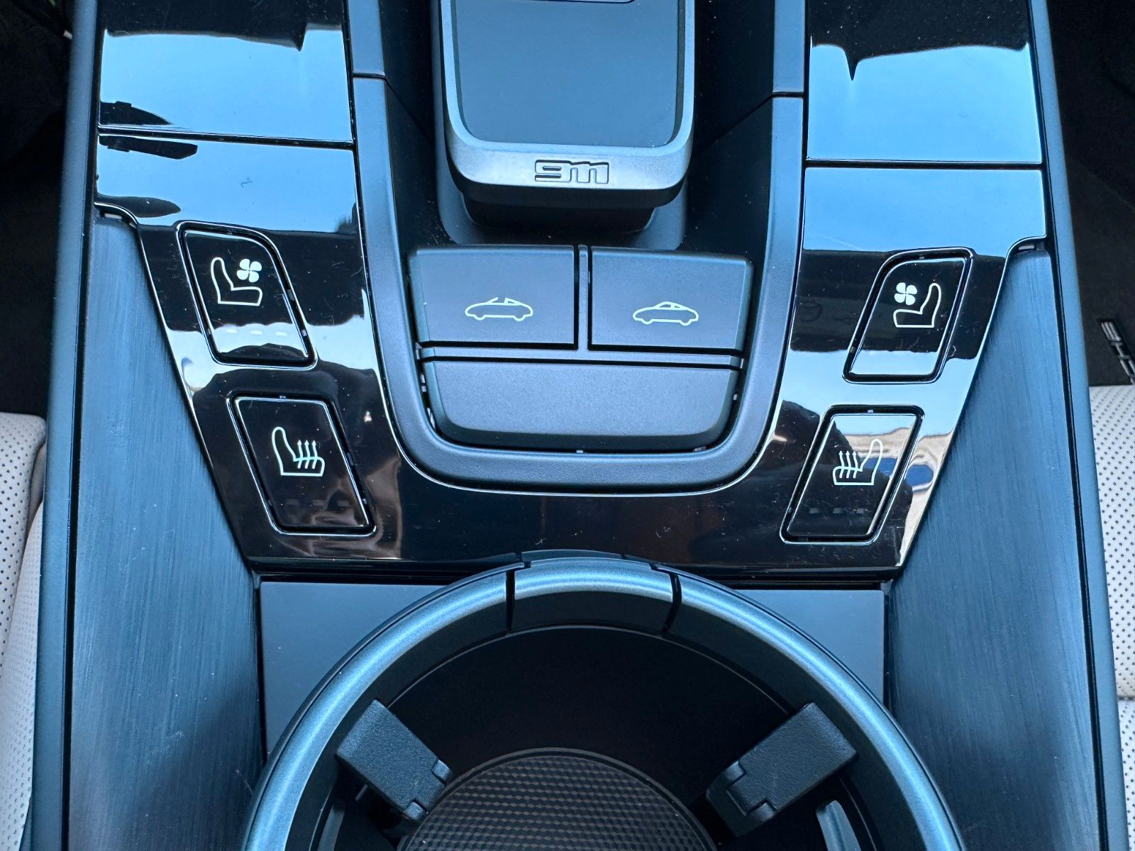 Fahrzeugabbildung Porsche 911 Targa 4 GTS T-Hyb,Bose,Lift,Sitzl.HD-Matrix