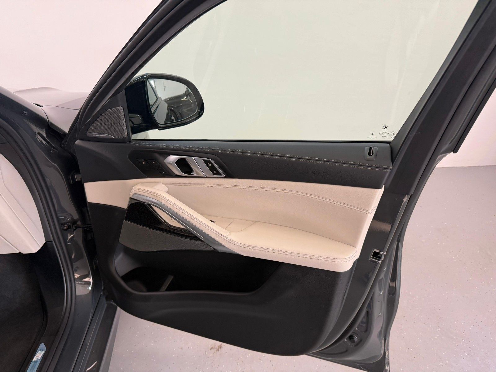 Fahrzeugabbildung BMW X6 30d xDrive M Sport ACC,HUD,SKYL,HARMAN,LUFT