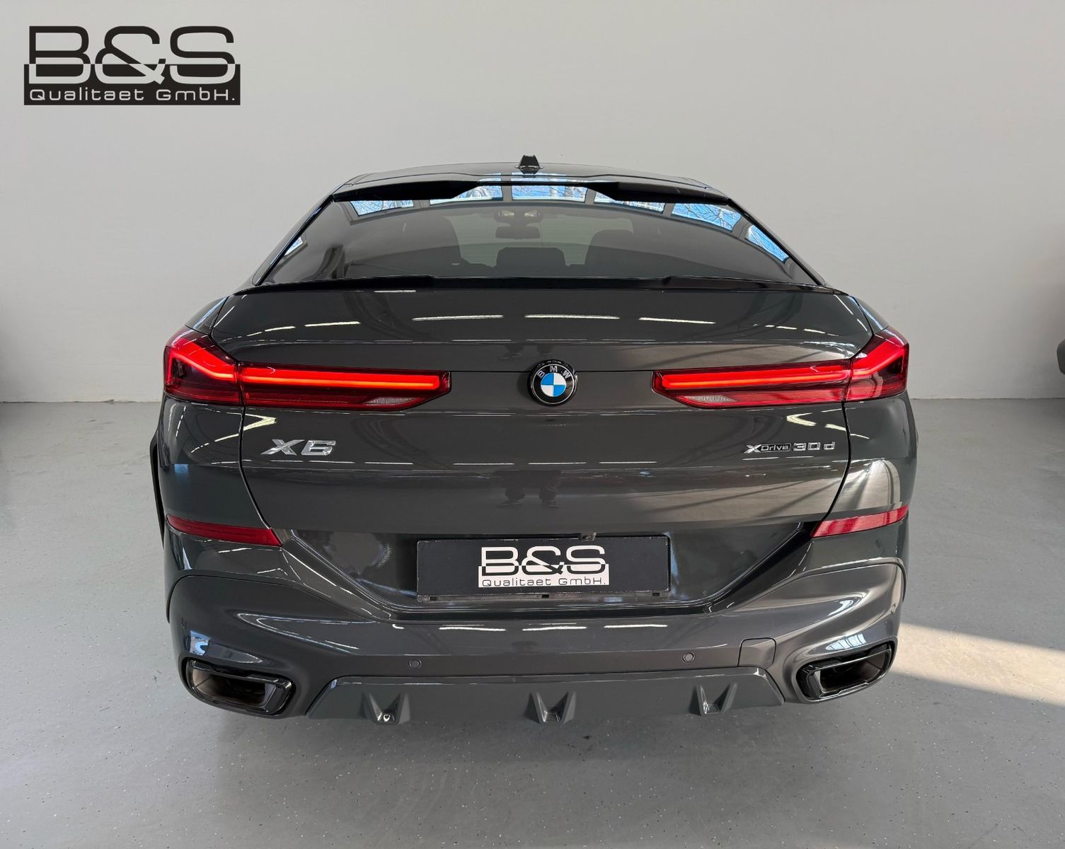 Fahrzeugabbildung BMW X6 30d xDrive M Sport ACC,HUD,SKYL,HARMAN,LUFT