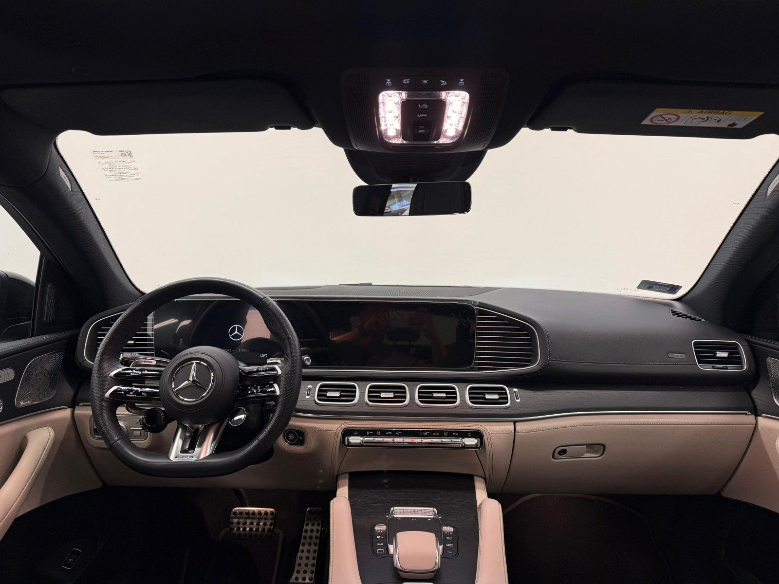 Fahrzeugabbildung Mercedes-Benz GLE 53 AMG 4Matic+ Coupe DISTR,LUFT,BURM,AHK,22"