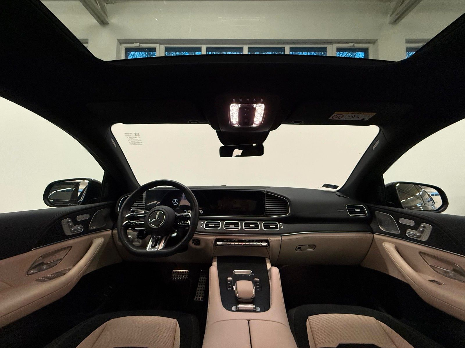 Fahrzeugabbildung Mercedes-Benz GLE 53 AMG 4Matic+ Coupe DISTR,LUFT,BURM,AHK,22"