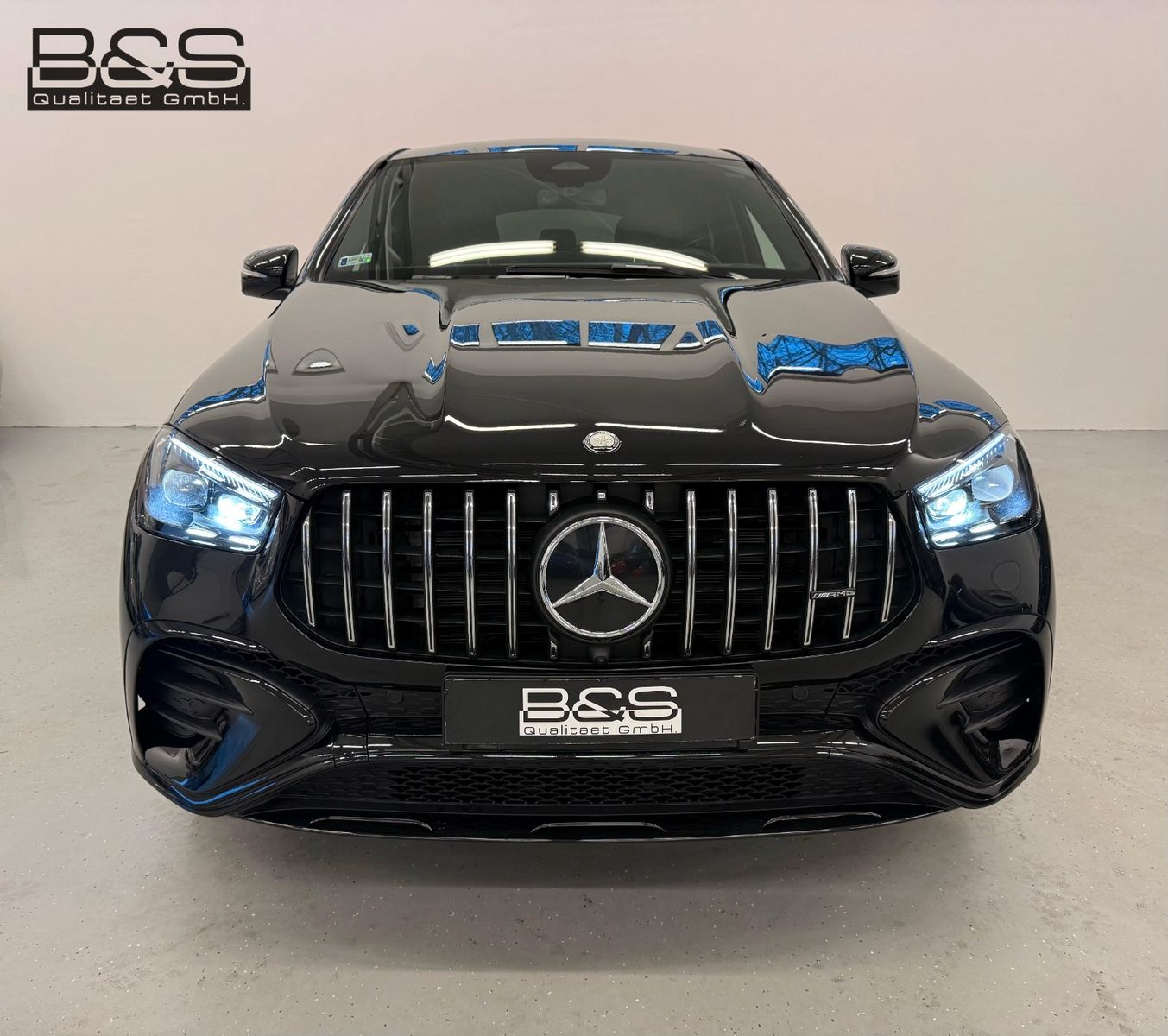 Fahrzeugabbildung Mercedes-Benz GLE 53 AMG 4Matic+ Coupe DISTR,LUFT,BURM,AHK,22"