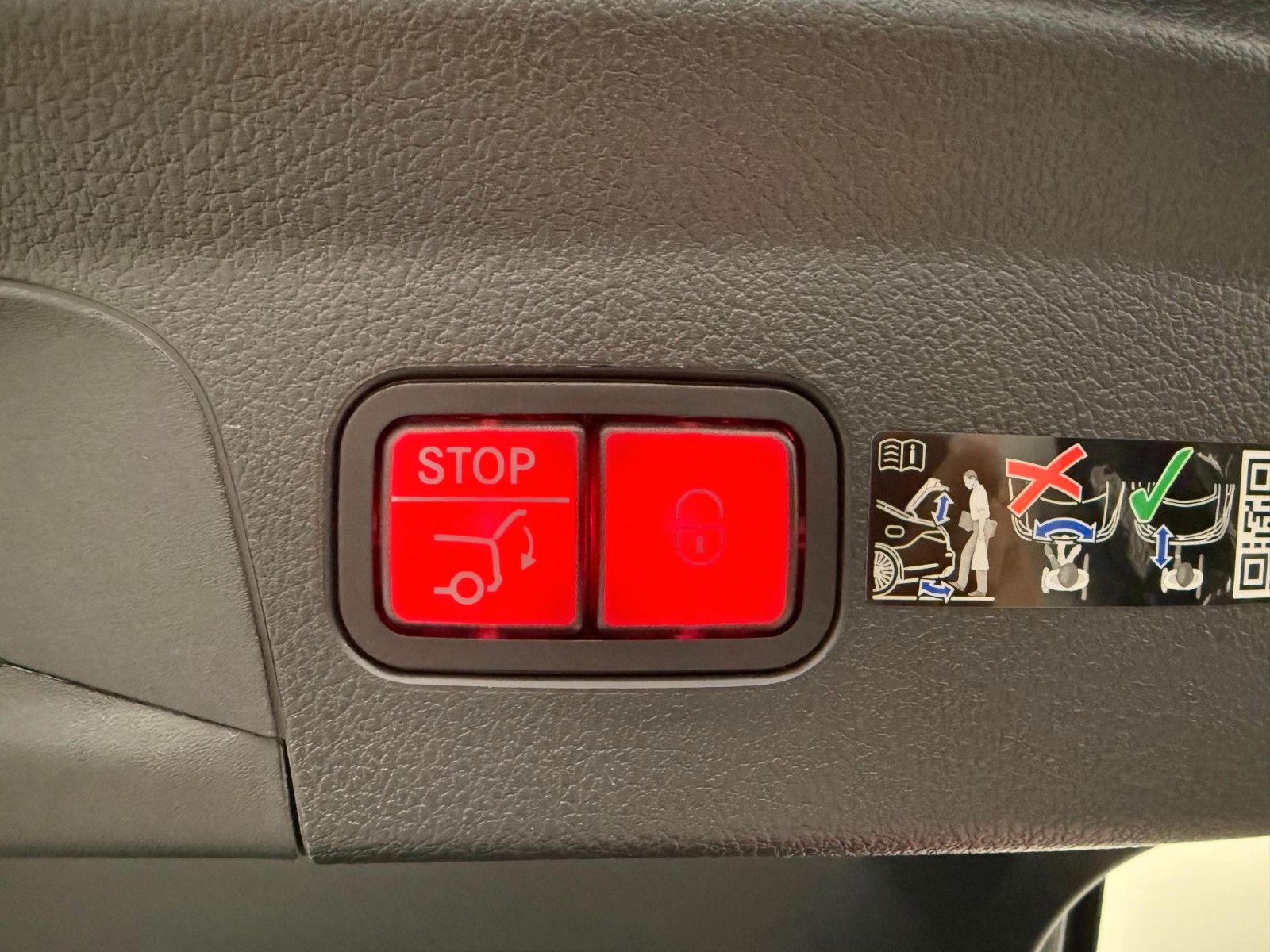 Fahrzeugabbildung Mercedes-Benz GLE 53 AMG 4Matic+ Coupe DISTR,LUFT,BURM,AHK,22"