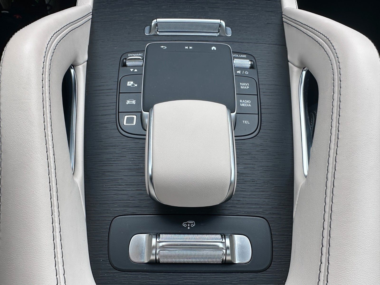 Fahrzeugabbildung Mercedes-Benz GLE 53 AMG 4Matic+ Coupe DISTR,LUFT,BURM,AHK,22"