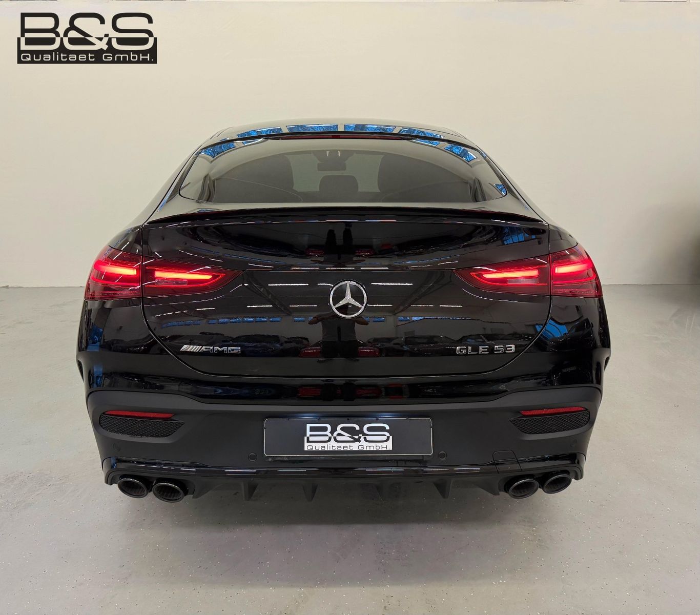 Fahrzeugabbildung Mercedes-Benz GLE 53 AMG 4Matic+ Coupe DISTR,LUFT,BURM,AHK,22"