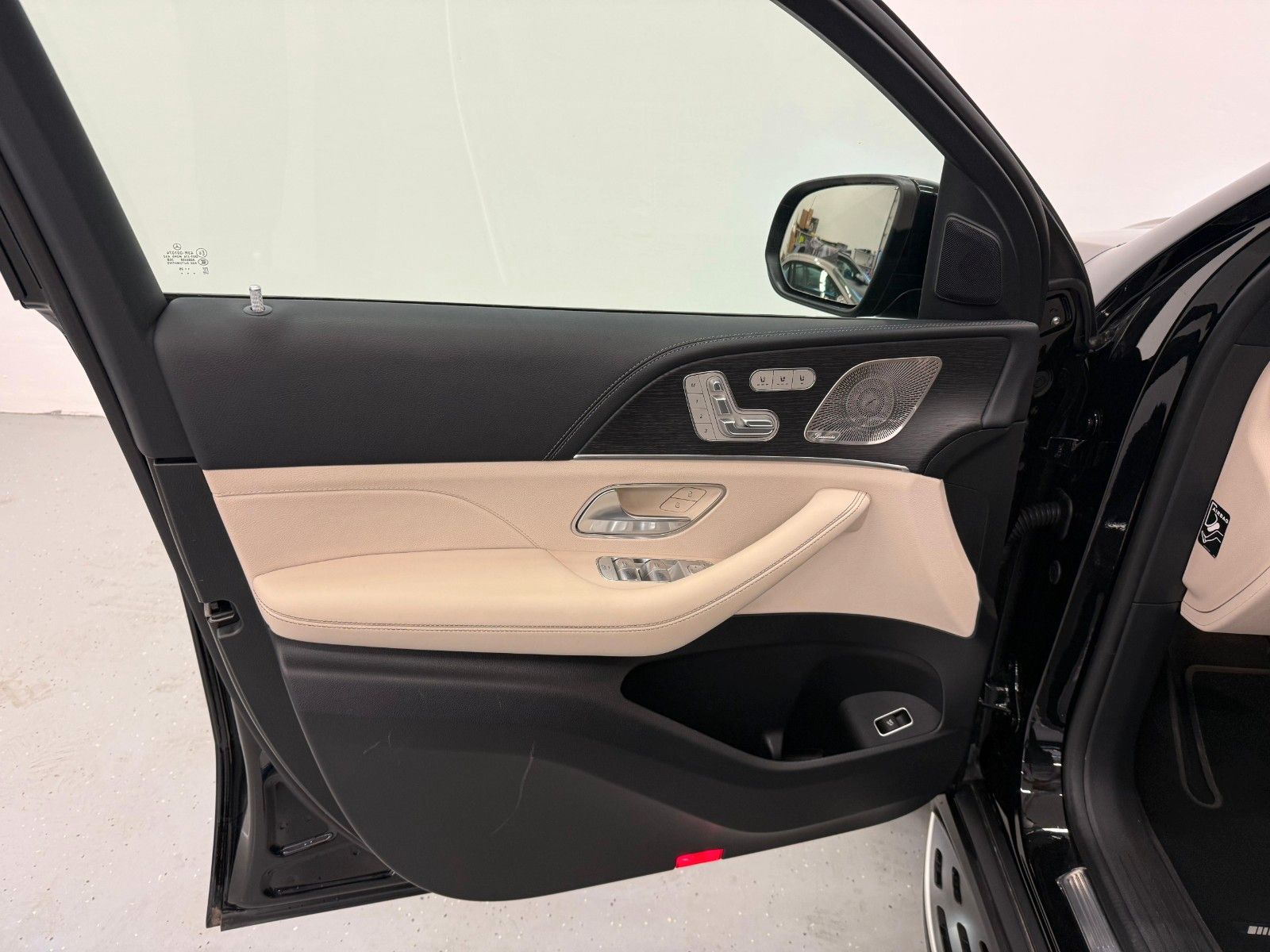 Fahrzeugabbildung Mercedes-Benz GLE 53 AMG 4Matic+ Coupe DISTR,LUFT,BURM,AHK,22"